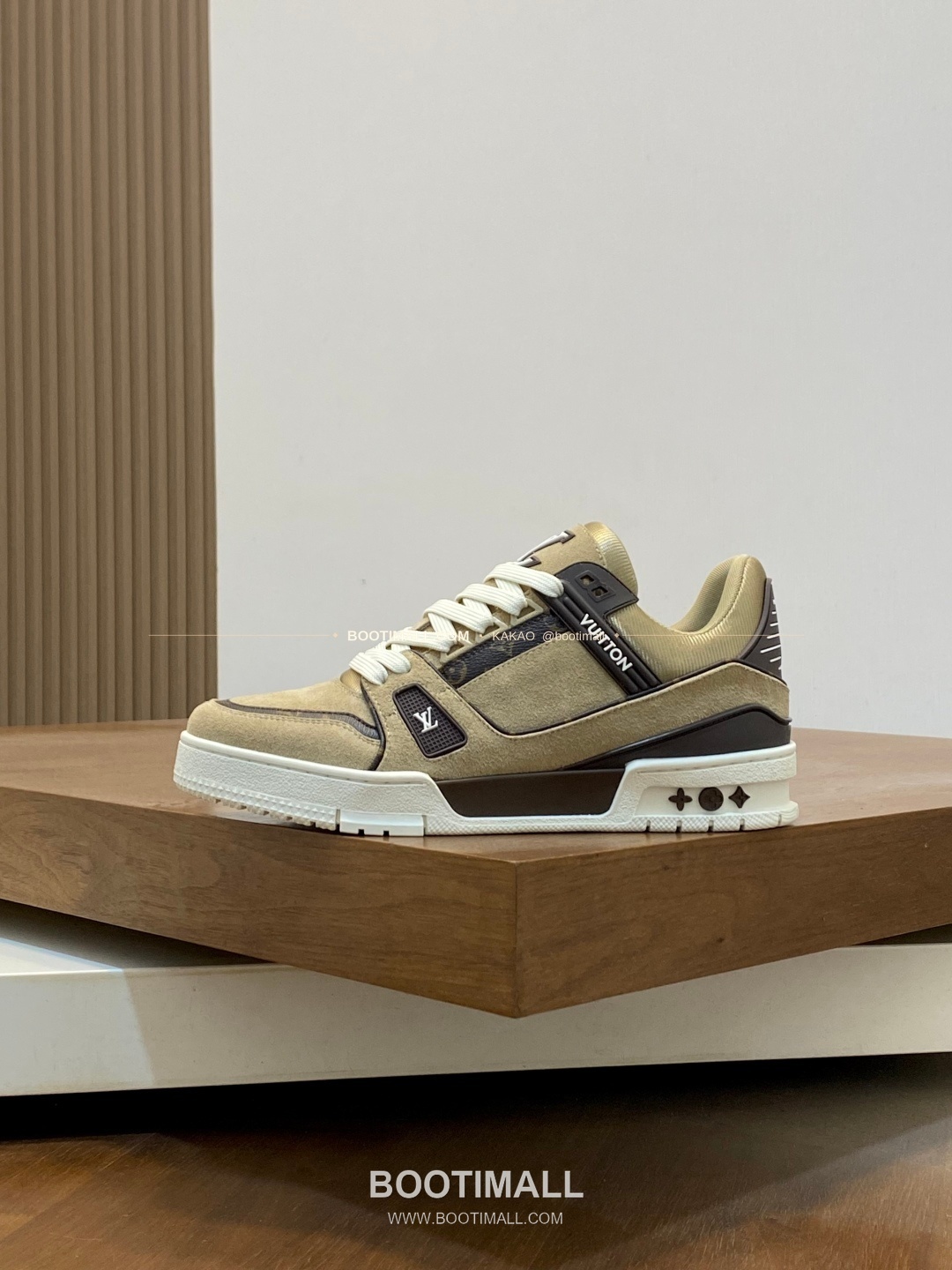 루이비통 스웨이드 모노그램 로고 레이스업 스니커즈 베이지 Louis Vuitton Suede Monogram Logo Lace-Up Sneakers 2