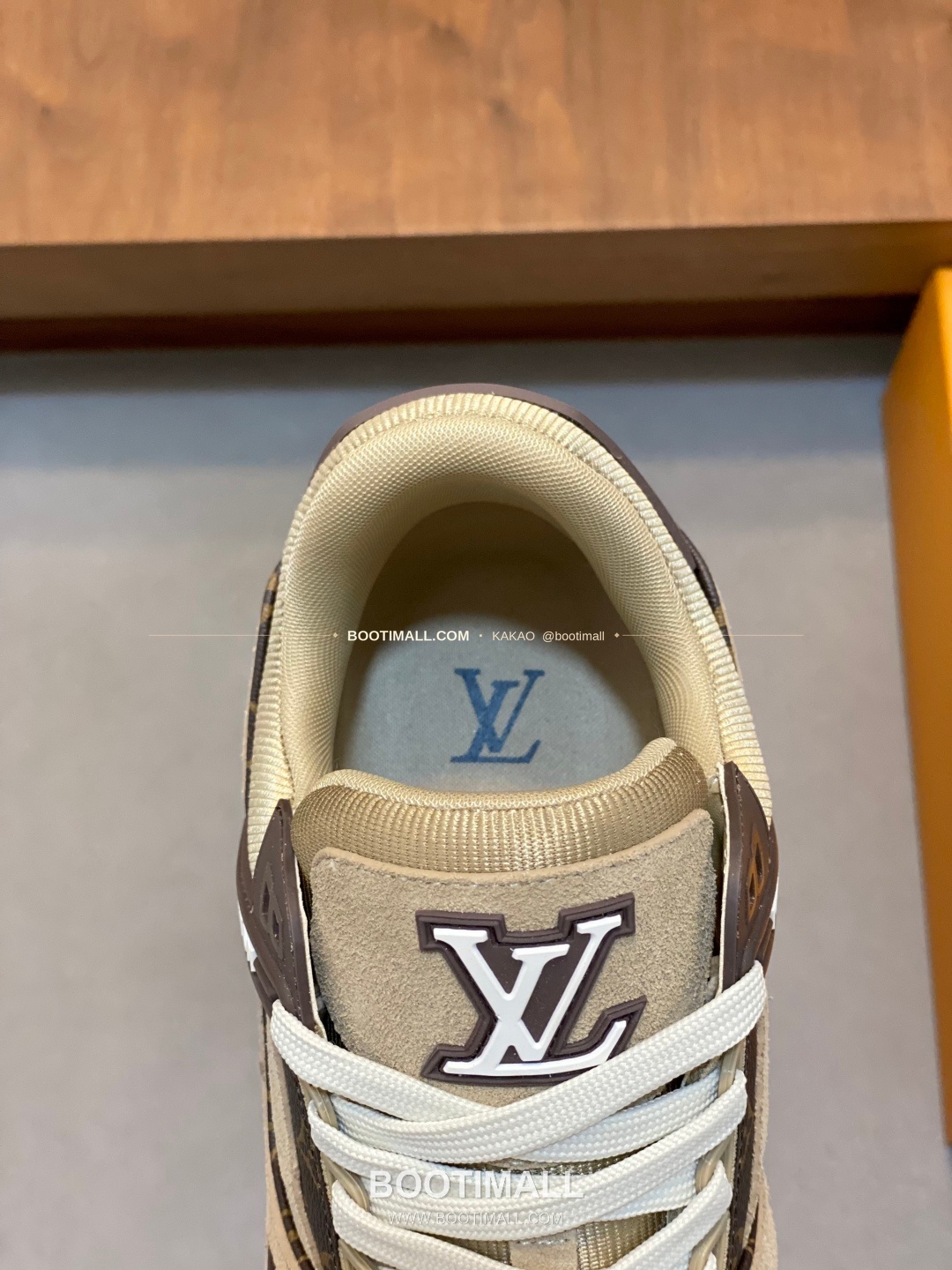 루이비통 스웨이드 모노그램 로고 레이스업 스니커즈 베이지 Louis Vuitton Suede Monogram Logo Lace-Up Sneakers 7