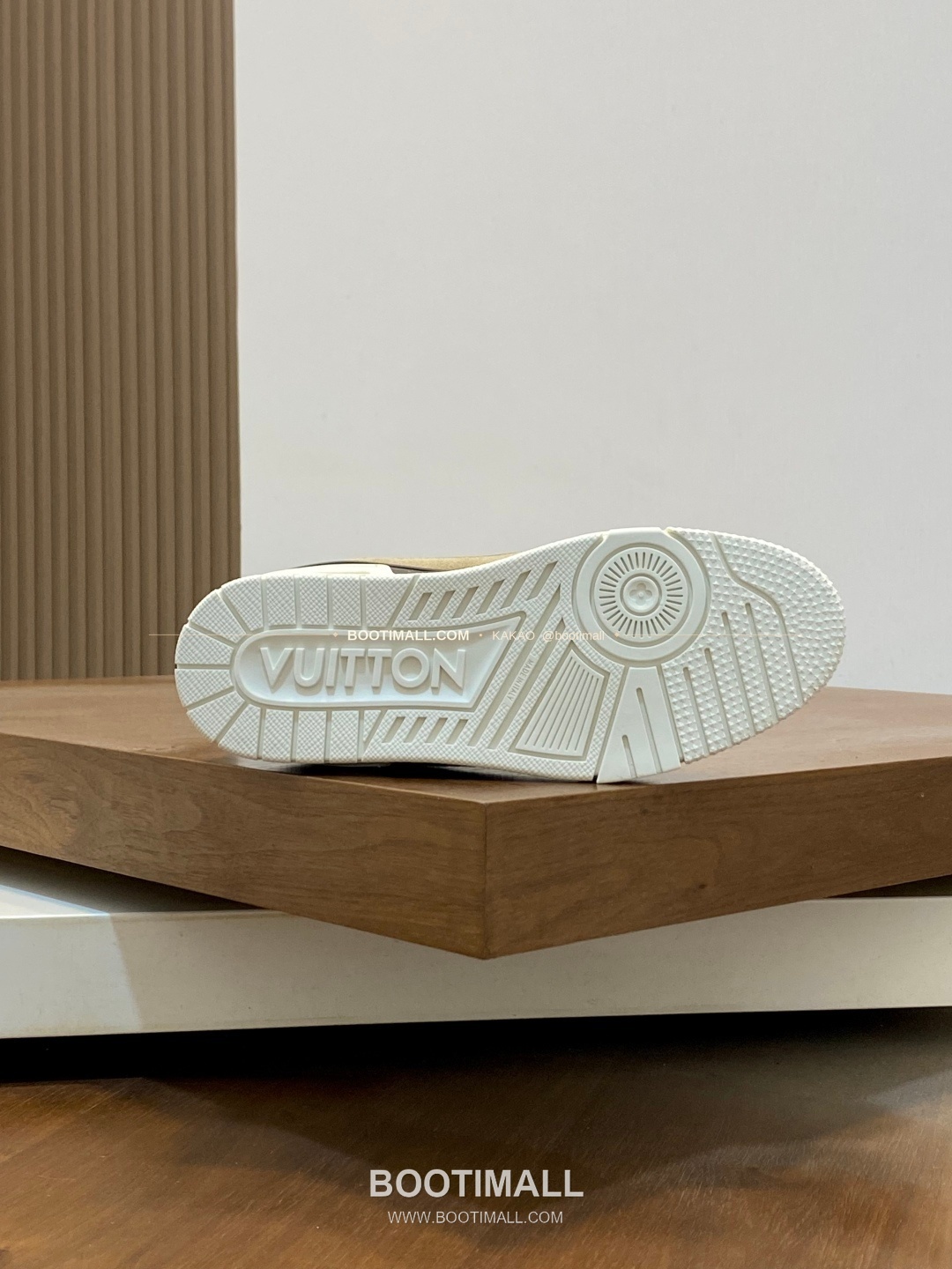 루이비통 스웨이드 모노그램 로고 레이스업 스니커즈 베이지 Louis Vuitton Suede Monogram Logo Lace-Up Sneakers 9