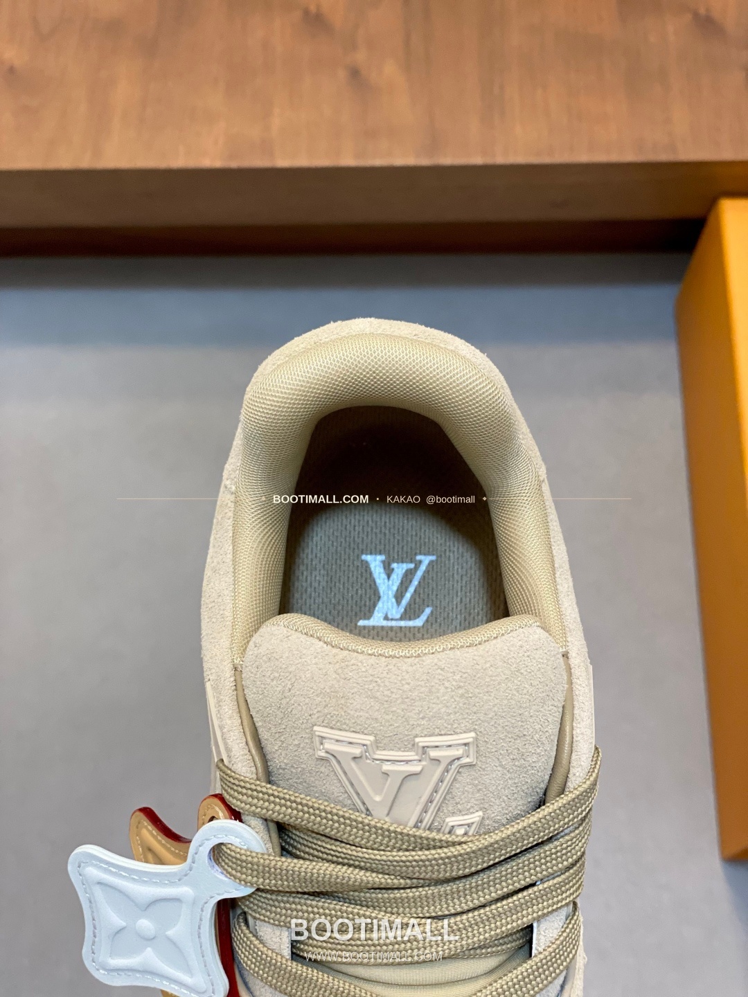 루이비통 스웨이드 모노그램 로고 레이스업 스니커즈 Louis Vuitton Suede Monogram Logo Lace-Up Sneakers 7