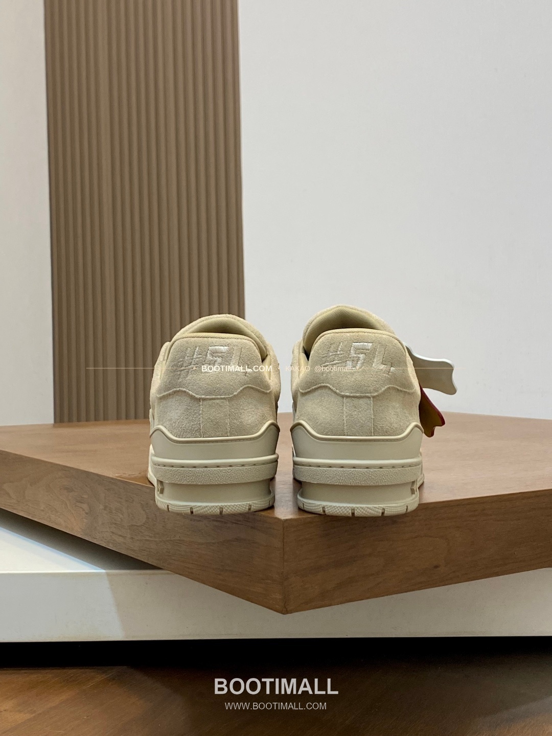 루이비통 스웨이드 모노그램 로고 레이스업 스니커즈 Louis Vuitton Suede Monogram Logo Lace-Up Sneakers 8