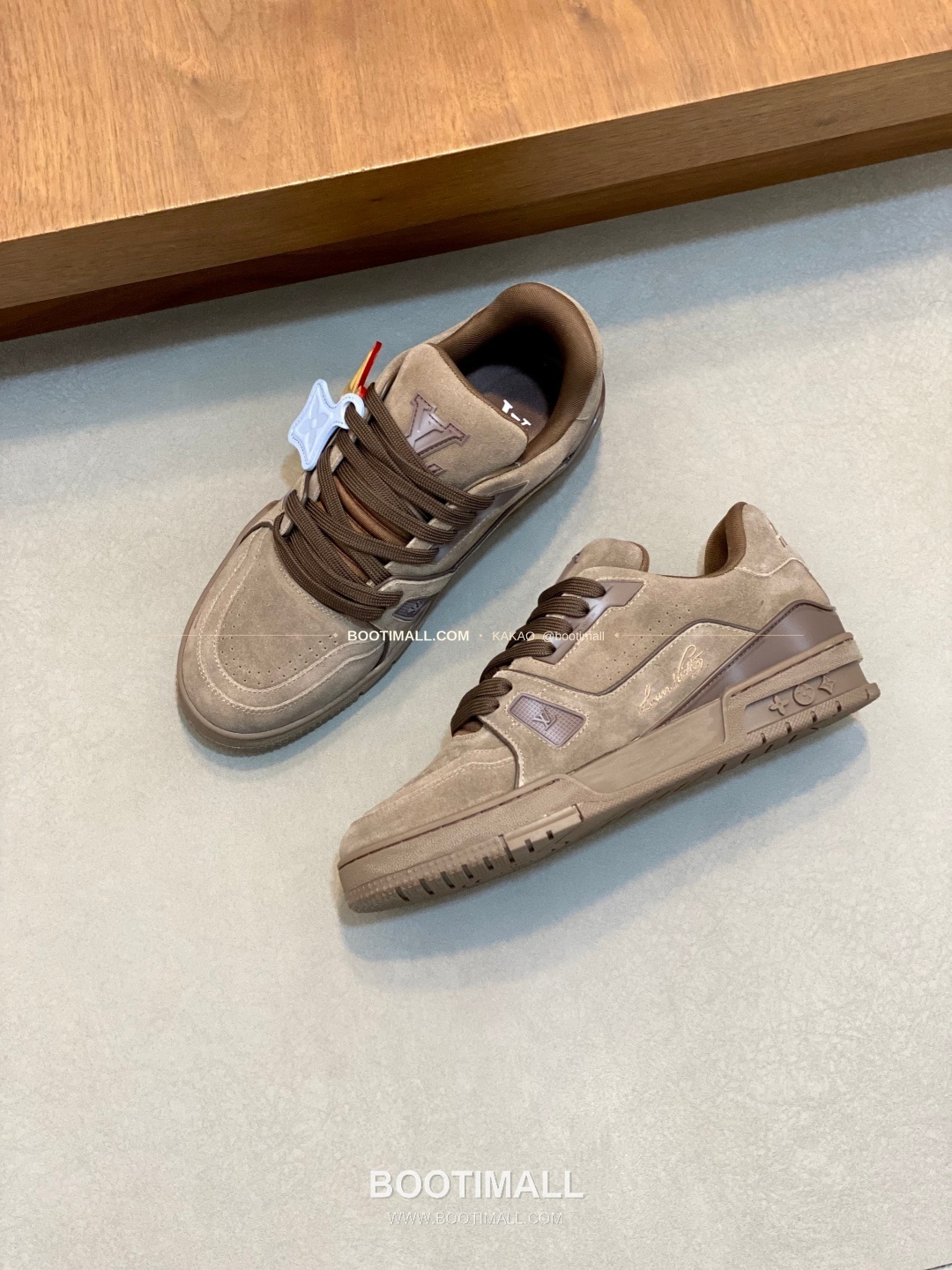 루이비통 스웨이드 모노그램 로고 레이스업 스니커즈 브라운 Louis Vuitton Suede Monogram Logo Lace-Up Sneakers 5