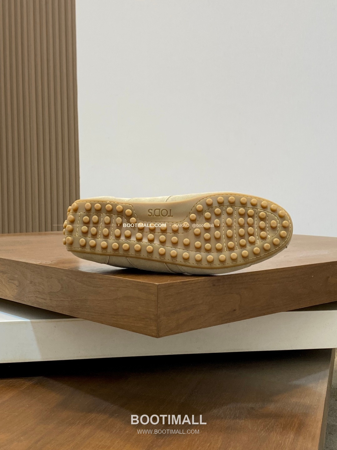 토즈 송아지가죽 고미노 러버솔 슬립온 로퍼 베이지 Tod’s Calfskin Gommino Rubber Sole Slip-On Loafers 9