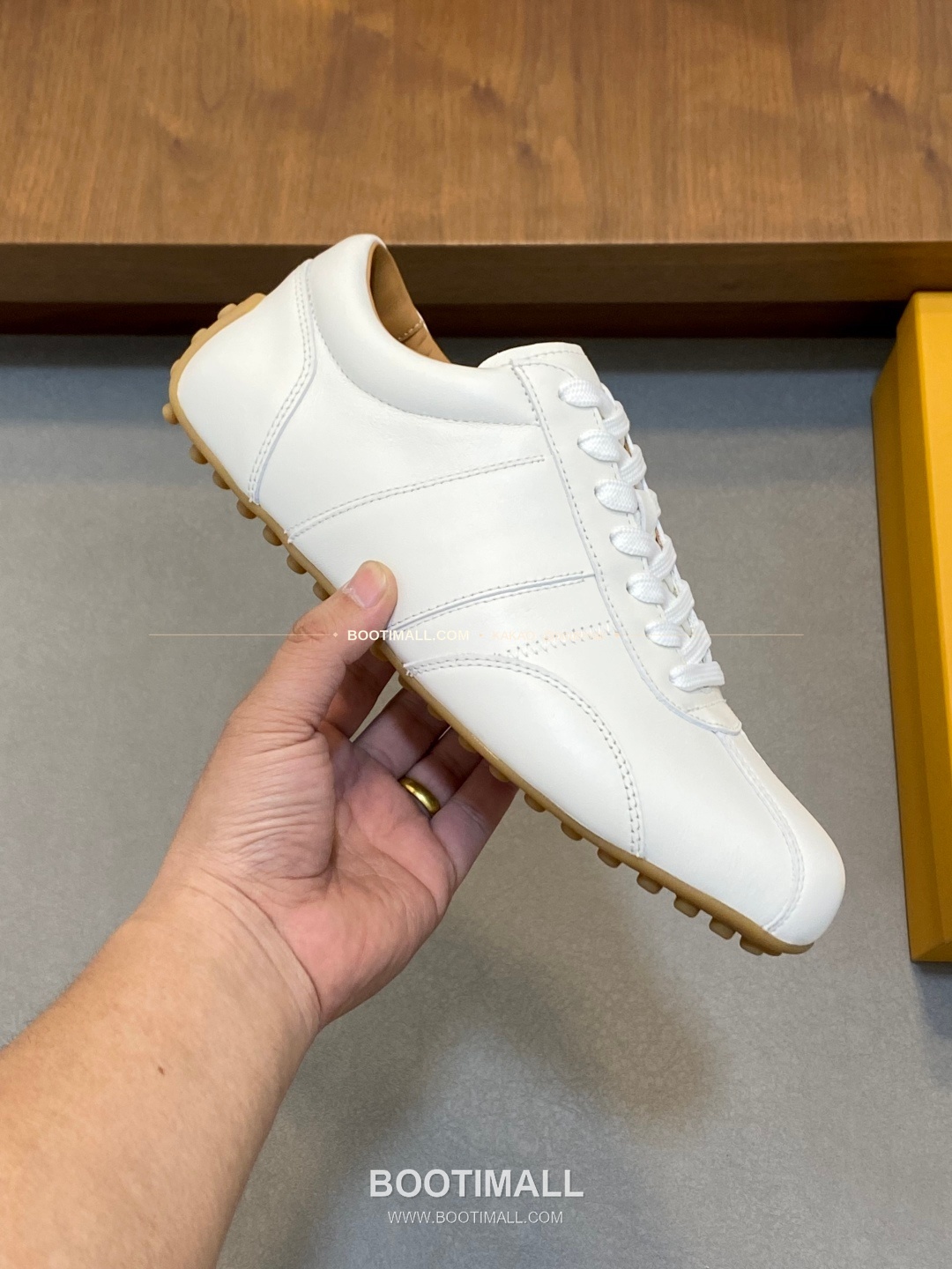 토즈 송아지가죽 고미노 러버솔 슬립온 로퍼 화이트 Tod’s Calfskin Gommino Rubber Sole Slip-On Loafers 4