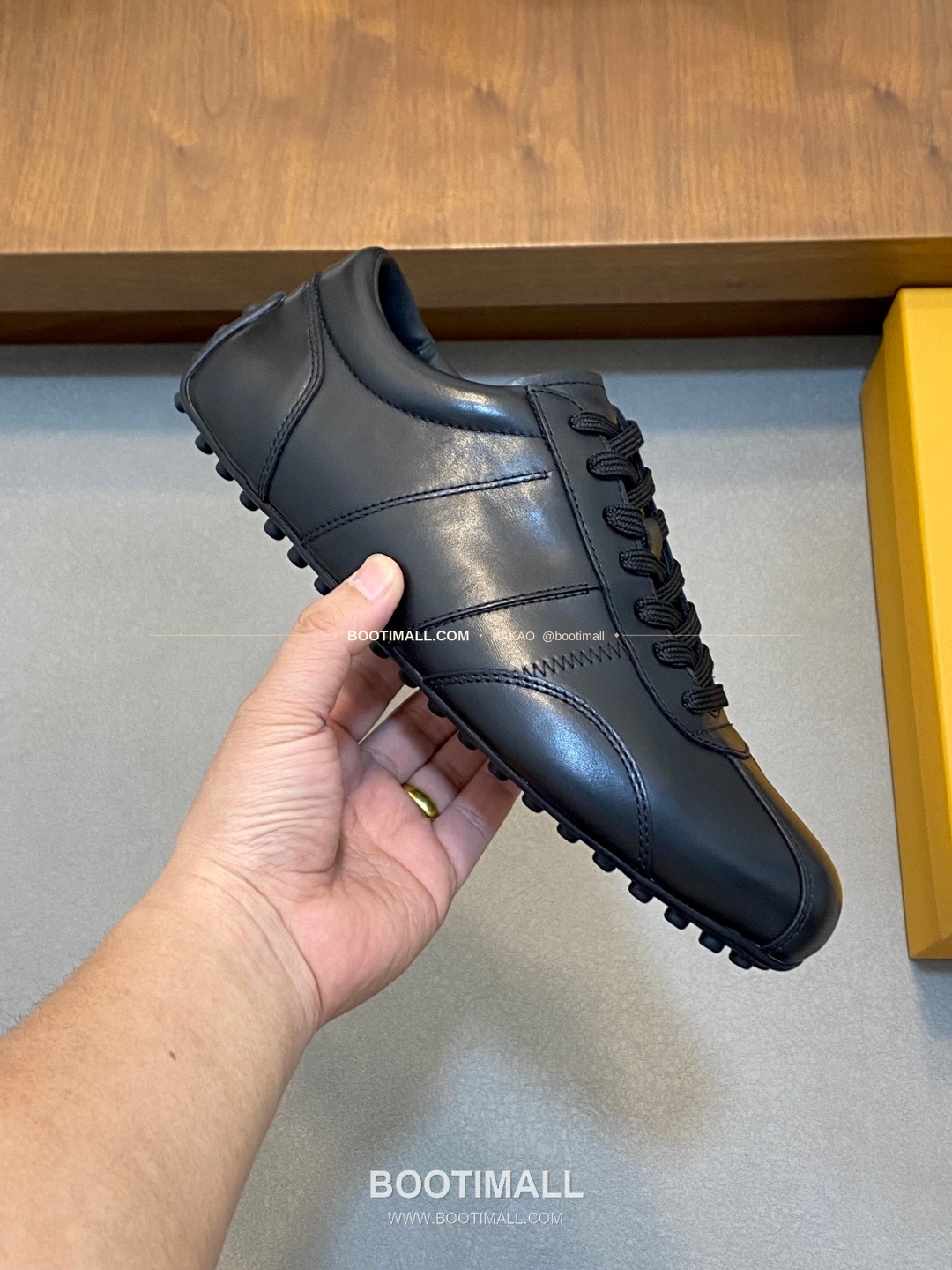 토즈 송아지가죽 고미노 러버솔 슬립온 로퍼 블랙 Tod’s Calfskin Gommino Rubber Sole Slip-On Loafers 4