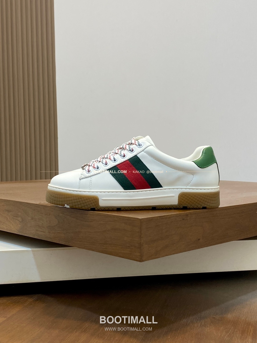 구찌 나파가죽 로고 레이스업 스니커즈 화이트 Gucci Nappa Calfskin Logo Lace-Up Sneakers 2