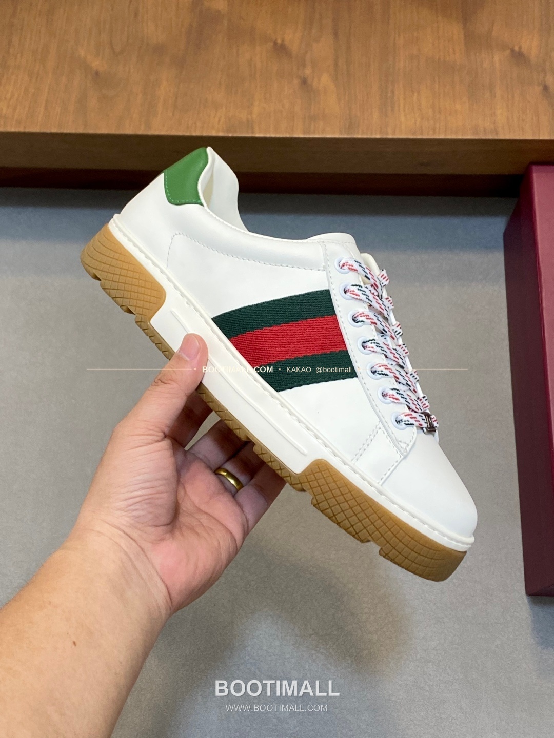구찌 나파가죽 로고 레이스업 스니커즈 화이트 Gucci Nappa Calfskin Logo Lace-Up Sneakers 4