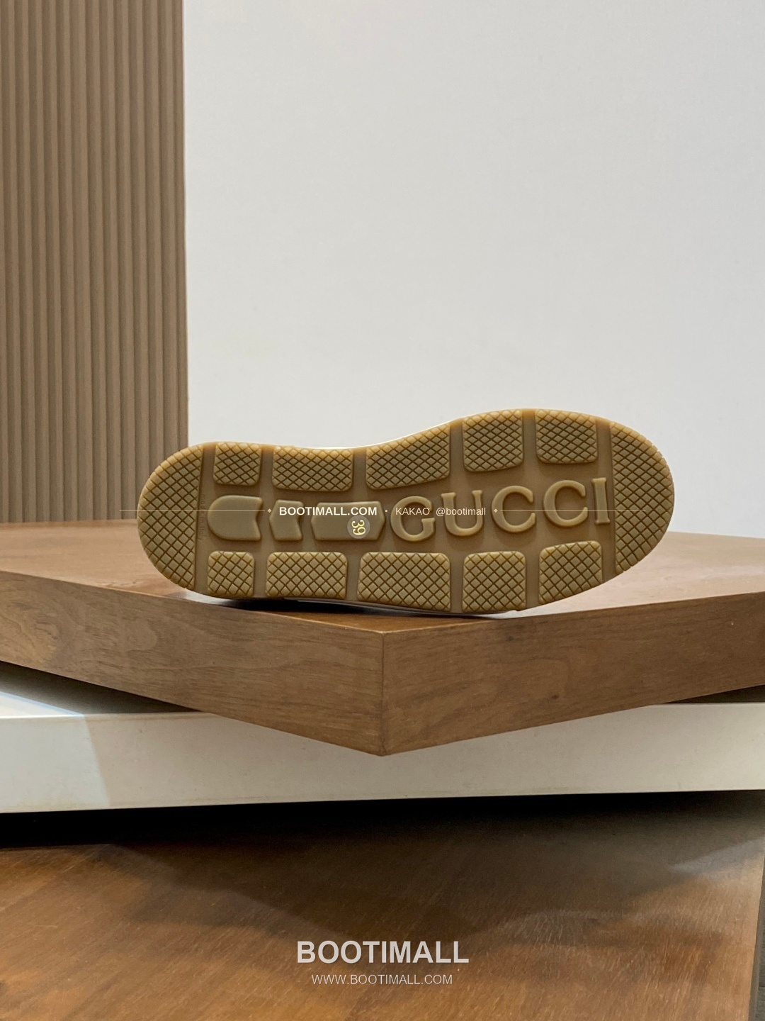 구찌 나파가죽 로고 레이스업 스니커즈 화이트 Gucci Nappa Calfskin Logo Lace-Up Sneakers 9