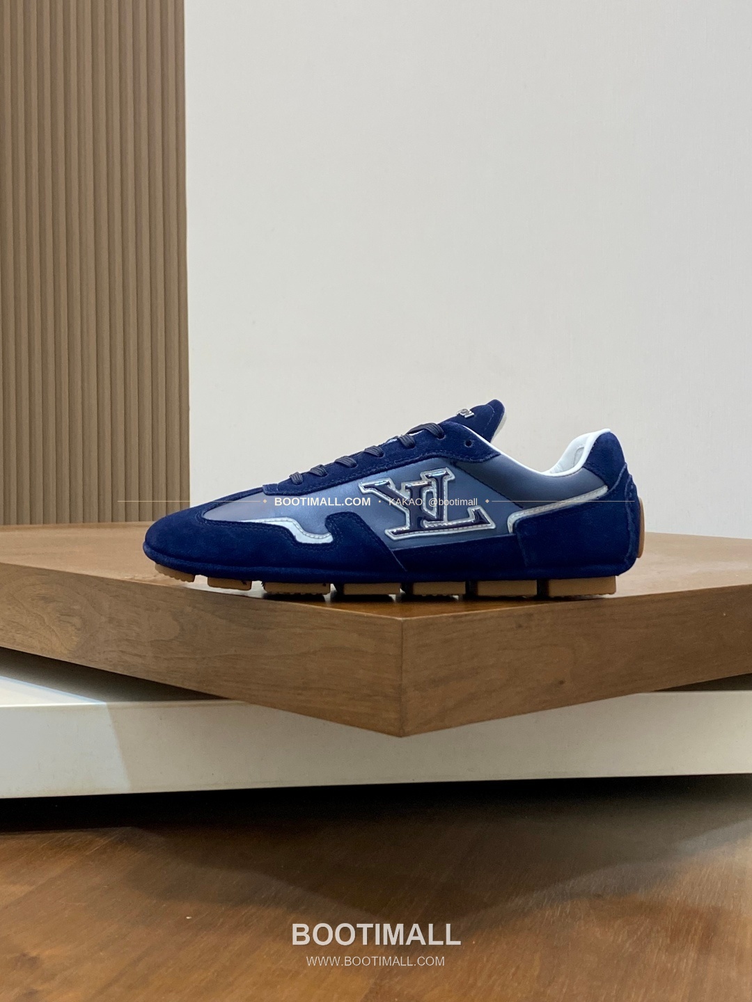 루이비통 플라이니트 모노그램 로고 레이스업 스니커즈 네이비 Louis Vuitton Flyknit Monogram Logo Lace-Up Sneakers 2