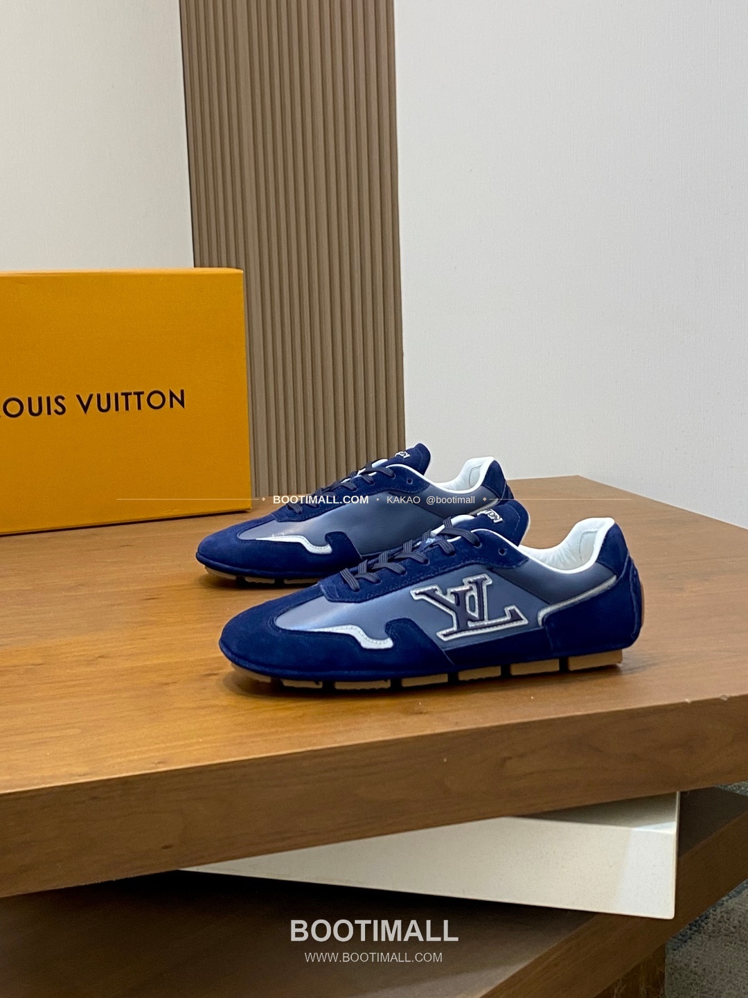 루이비통 플라이니트 모노그램 로고 레이스업 스니커즈 네이비 Louis Vuitton Flyknit Monogram Logo Lace-Up Sneakers 3