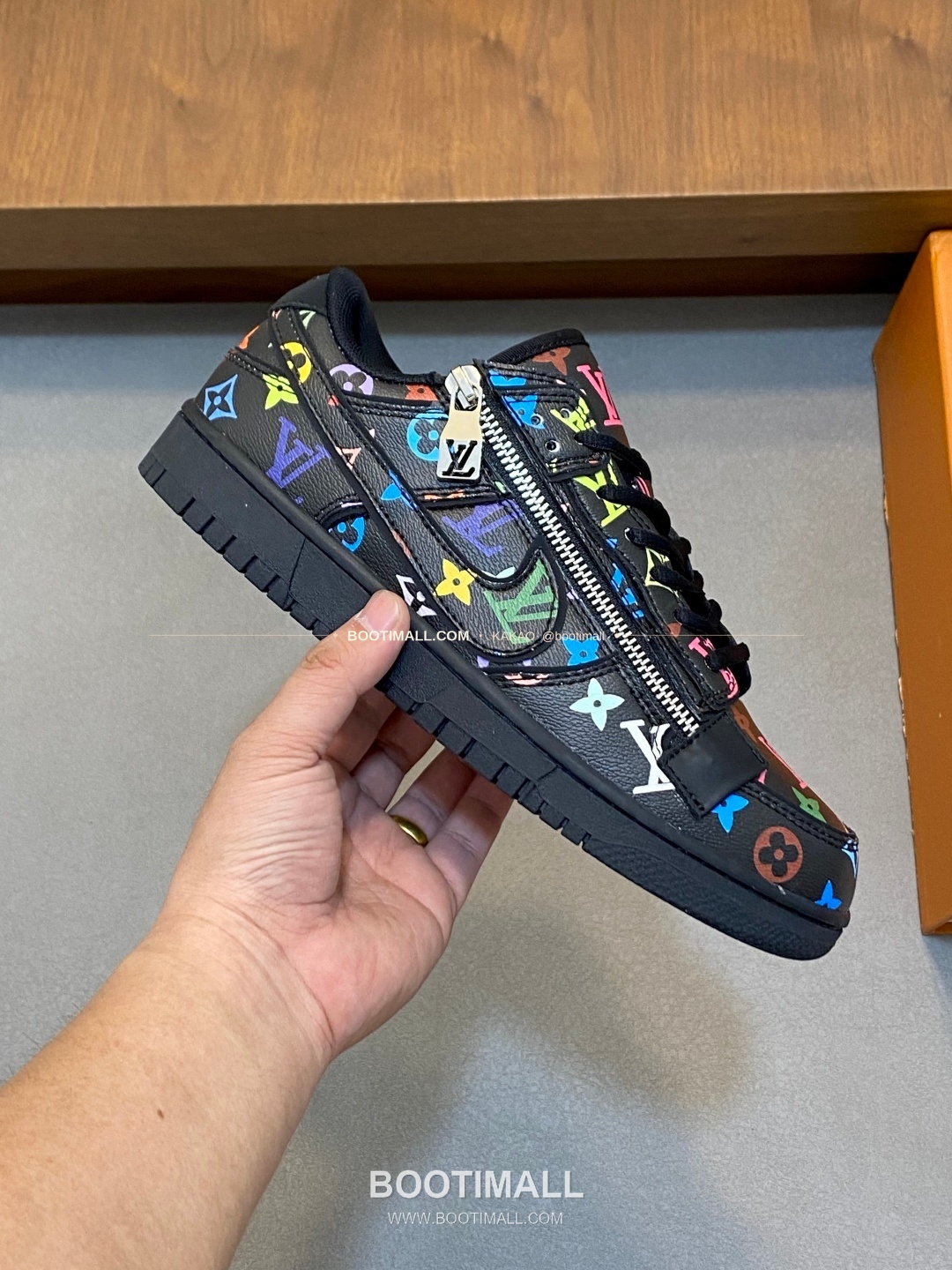 루이비통 에어 그레인 송아지가죽 로고 레이스업 스니커즈 멀티칼라 Louis Vuitton AIR Grained Calfskin Logo Lace-Up Sneakers 4