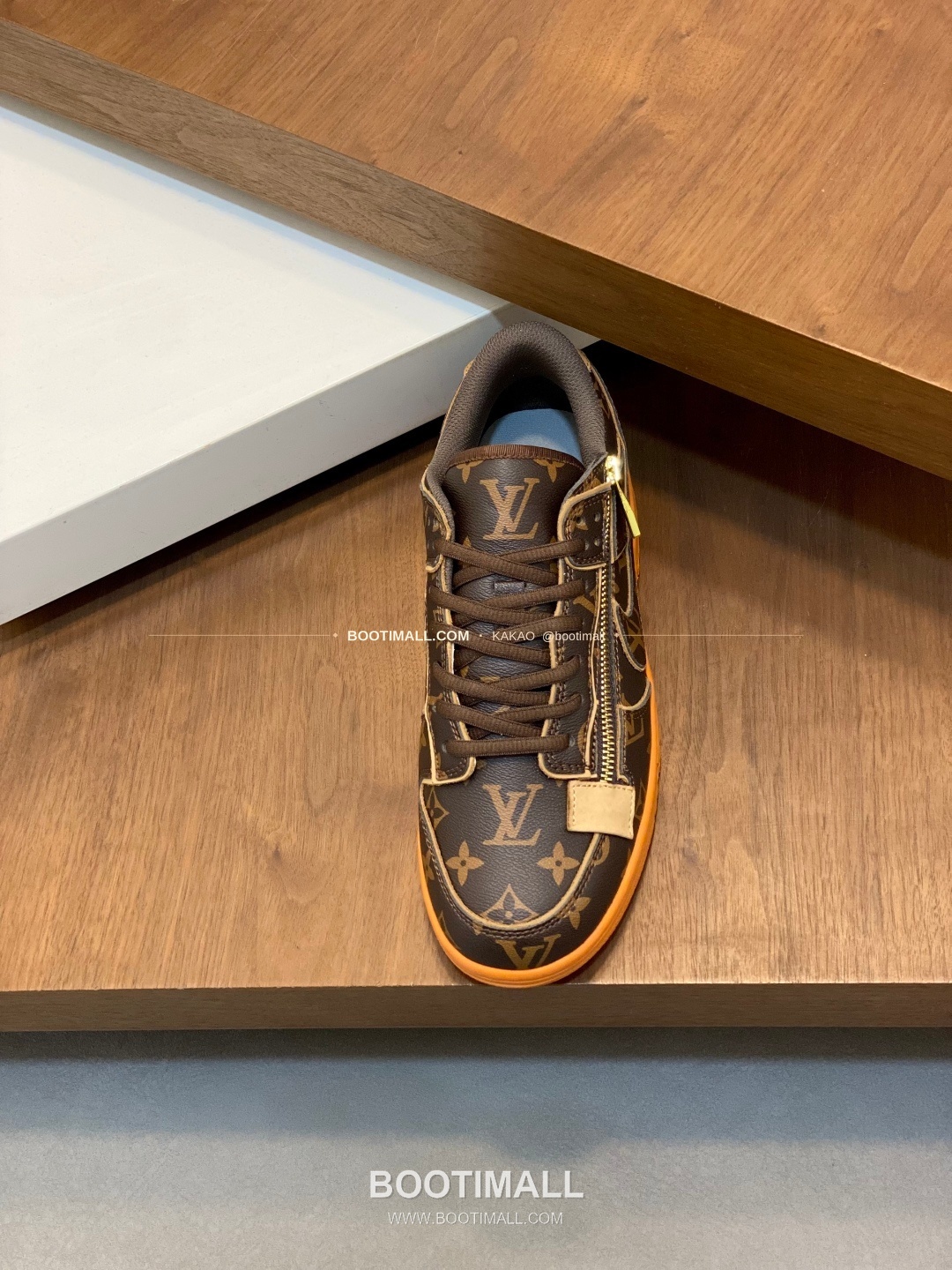 루이비통 에어 그레인 송아지가죽 로고 레이스업 스니커즈 Louis Vuitton AIR Grained Calfskin Logo Lace-Up Sneakers 6