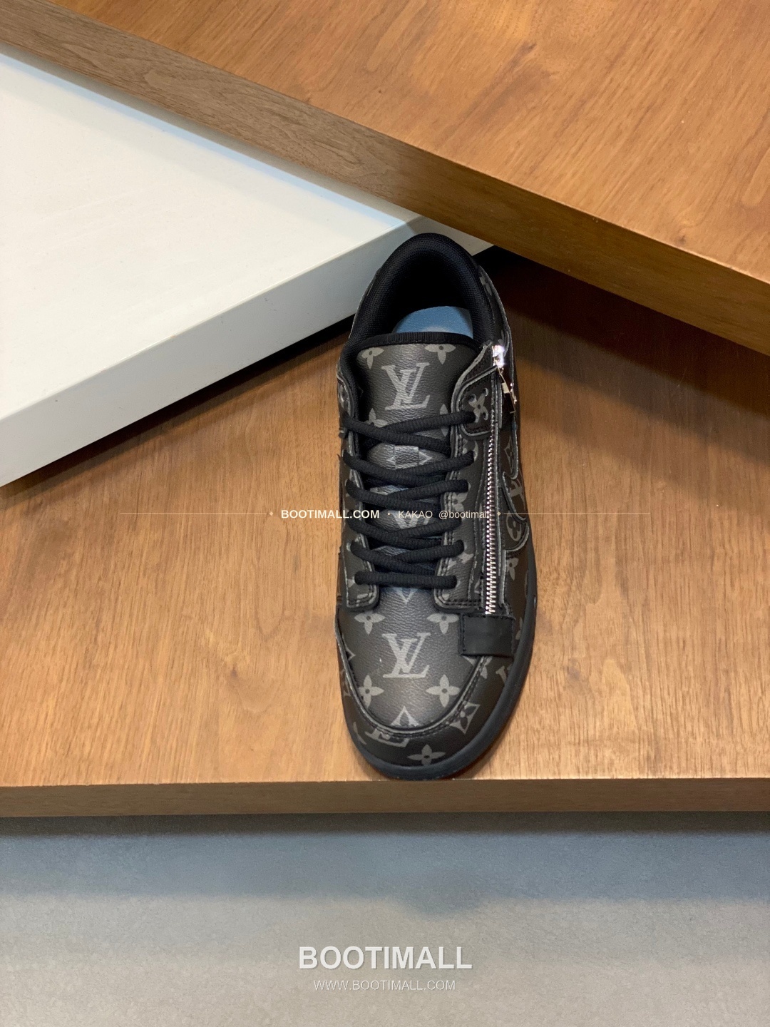루이비통 에어 그레인 송아지가죽 로고 레이스업 스니커즈 Louis Vuitton AIR Grained Calfskin Logo Lace-Up Sneakers 6