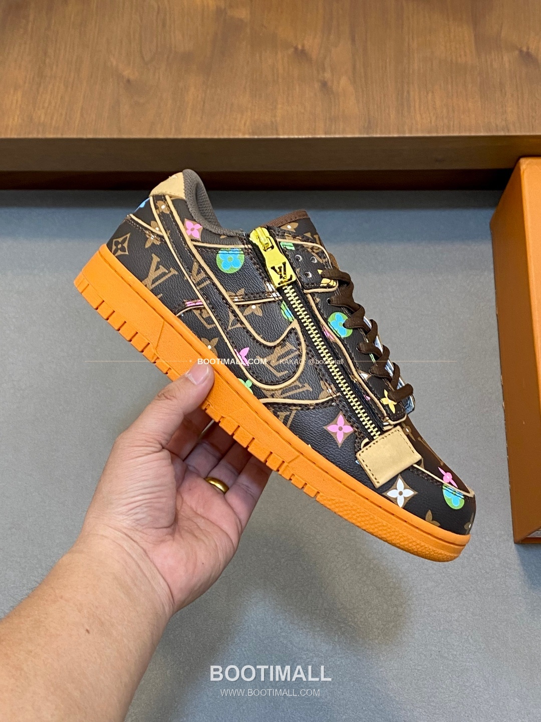 루이비통 에어 그레인 송아지가죽 로고 레이스업 스니커즈 Louis Vuitton AIR Grained Calfskin Logo Lace-Up Sneakers 4