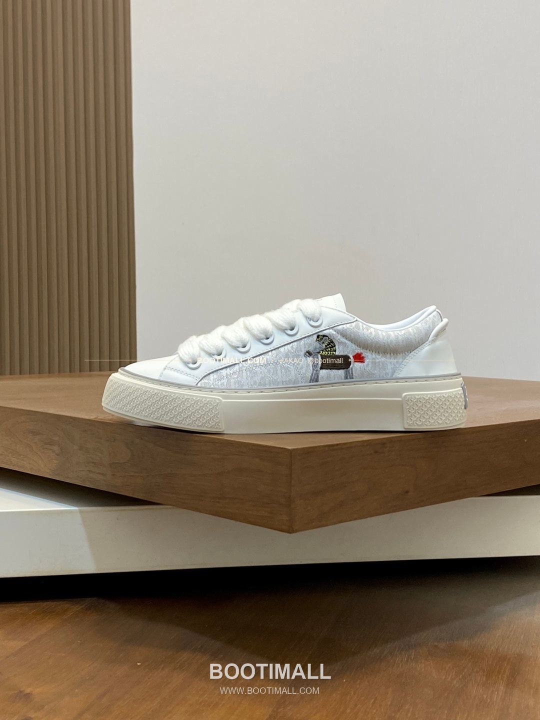 디올 송아지가죽 오블리크 로고 레이스업 스니커즈 화이트 Dior Calfskin Oblique Logo Lace-Up Sneakers 2