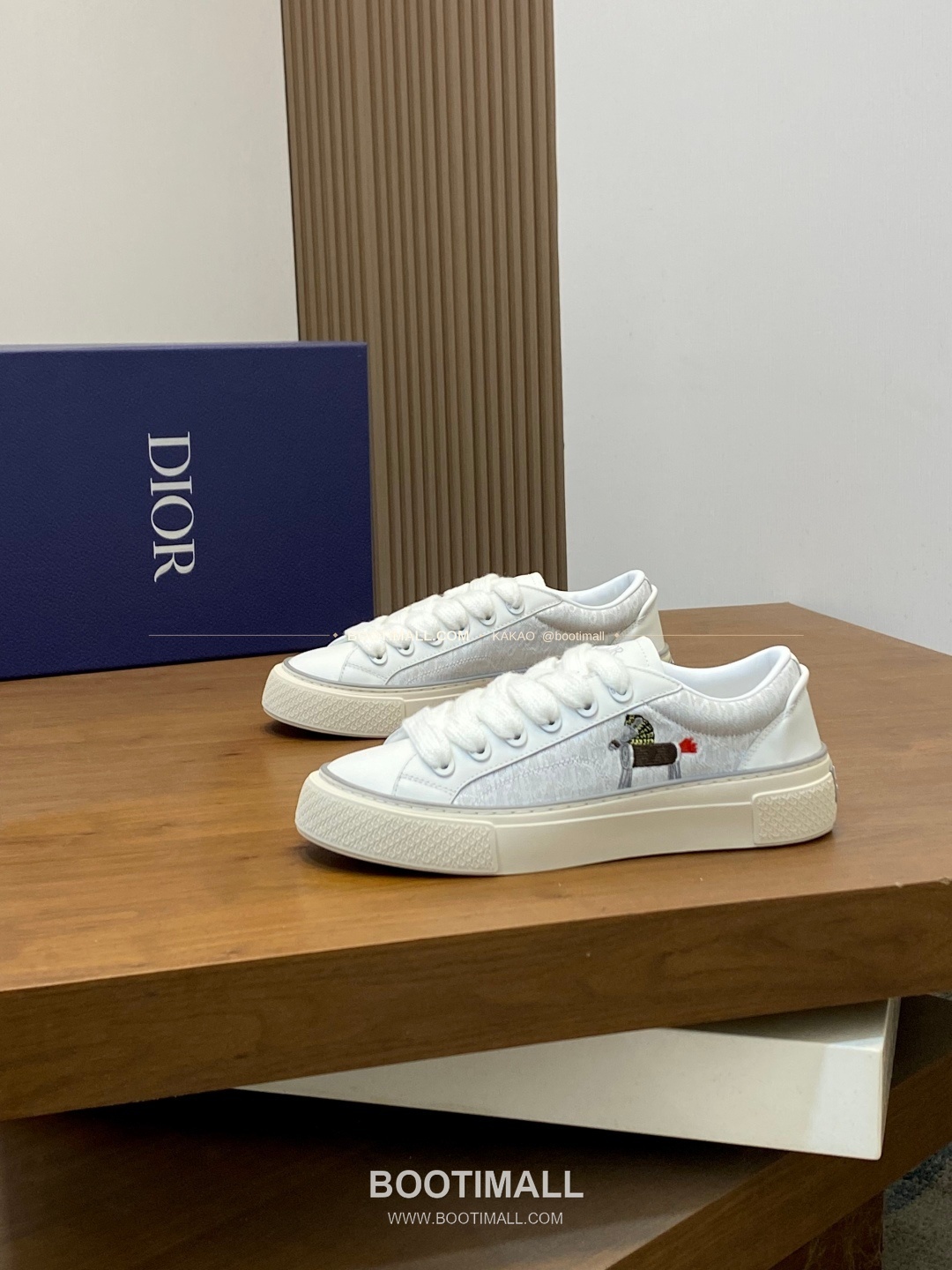 디올 송아지가죽 오블리크 로고 레이스업 스니커즈 화이트 Dior Calfskin Oblique Logo Lace-Up Sneakers 3