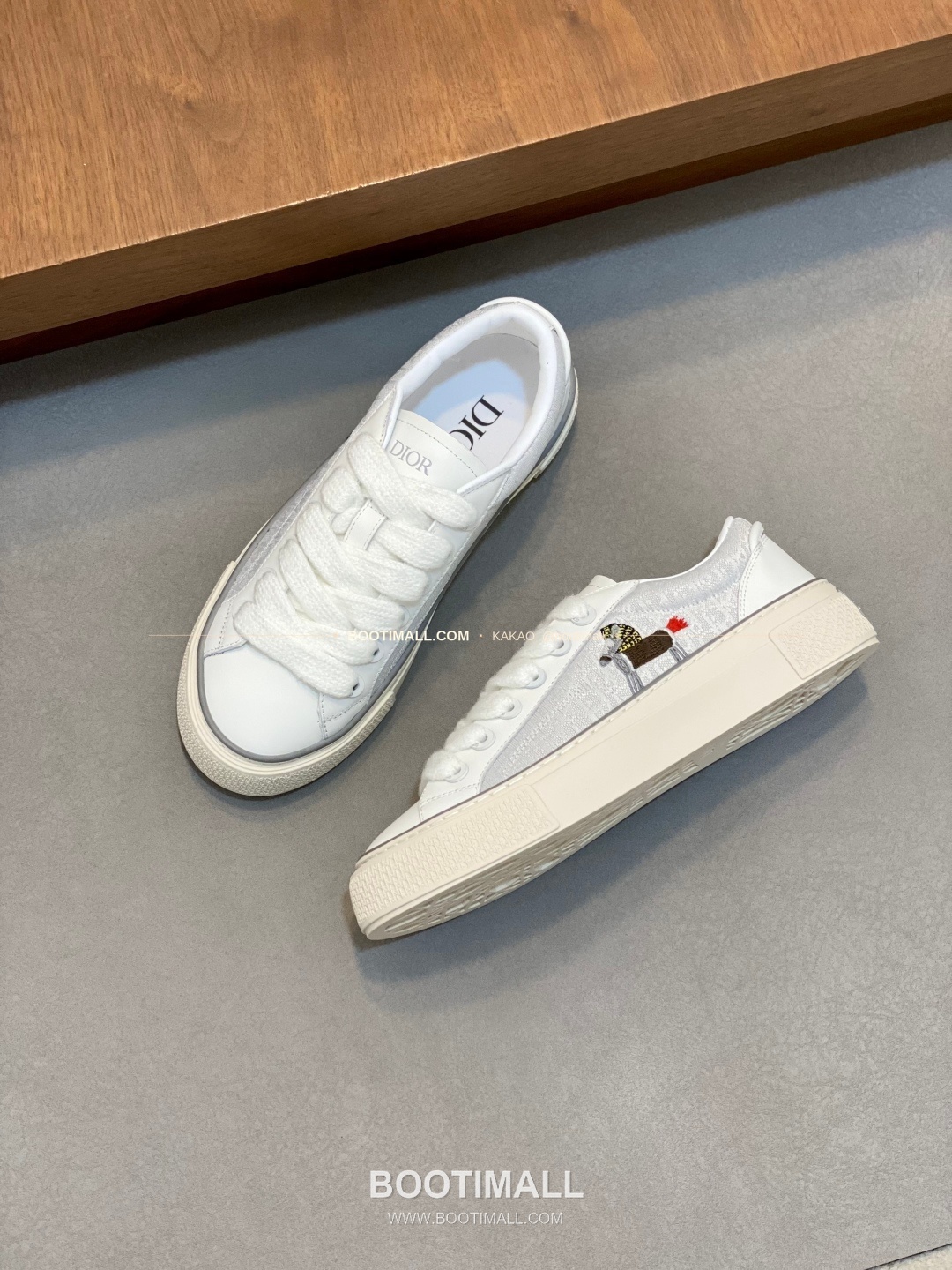 디올 송아지가죽 오블리크 로고 레이스업 스니커즈 화이트 Dior Calfskin Oblique Logo Lace-Up Sneakers 5