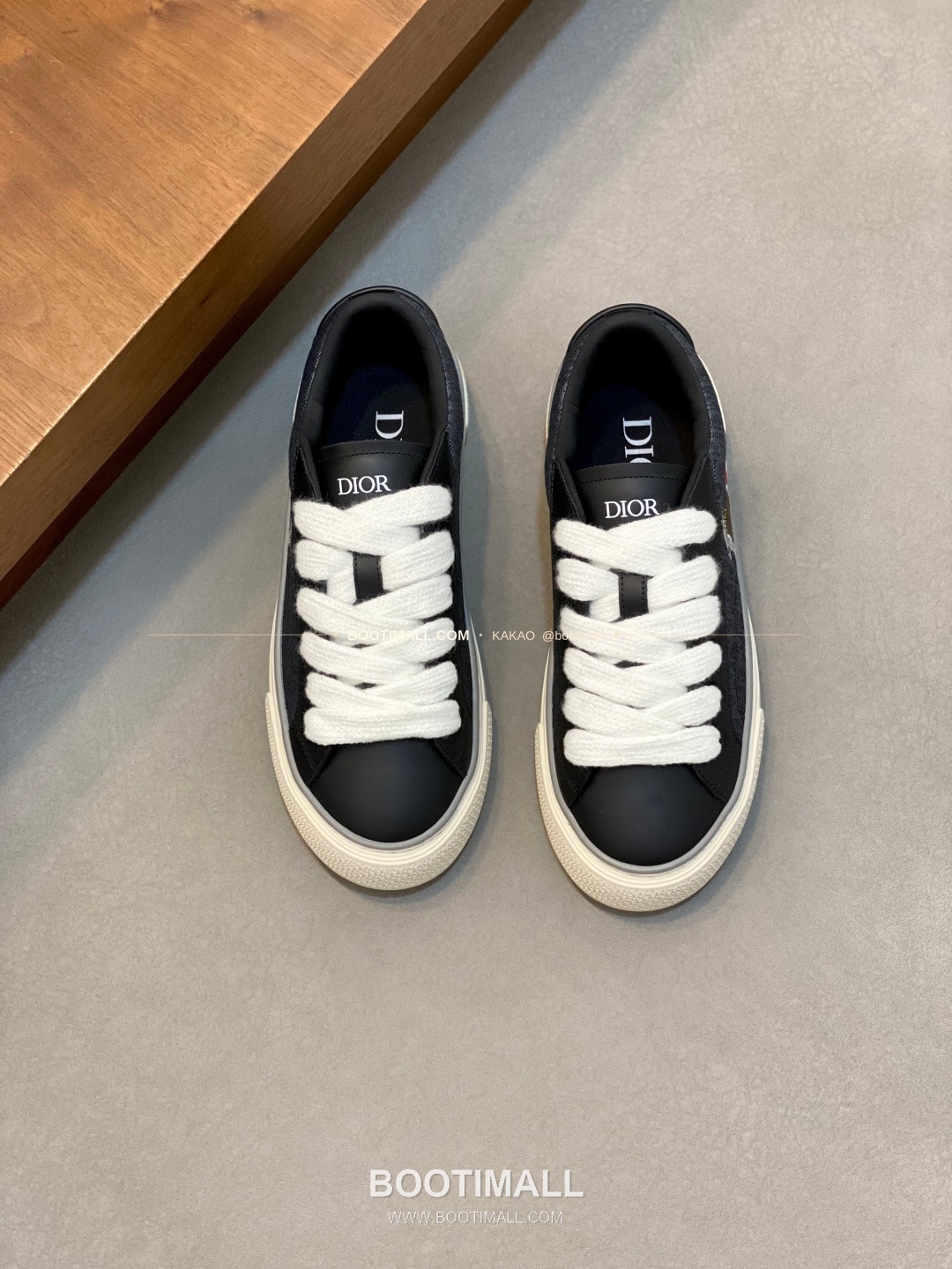 디올 송아지가죽 오블리크 로고 레이스업 스니커즈 블랙 Dior Calfskin Oblique Logo Lace-Up Sneakers 1