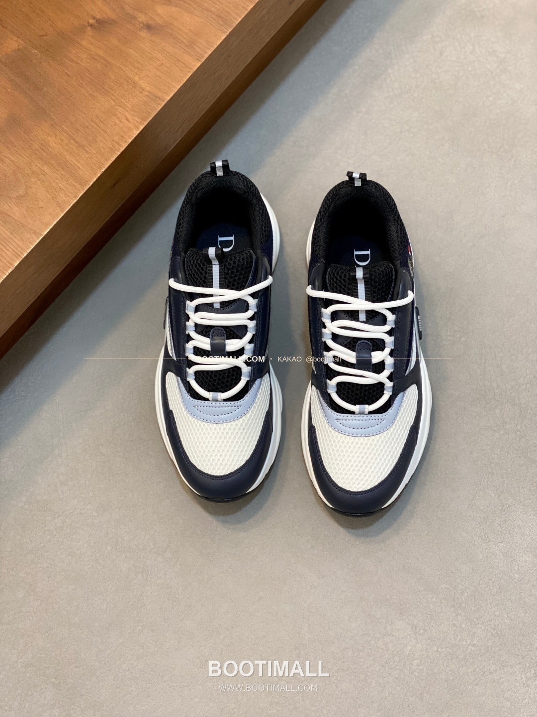 디올 스웨이드 메쉬 로고 레이스업 스니커즈 Dior Suede Mesh Logo Lace-Up Sneakers 1