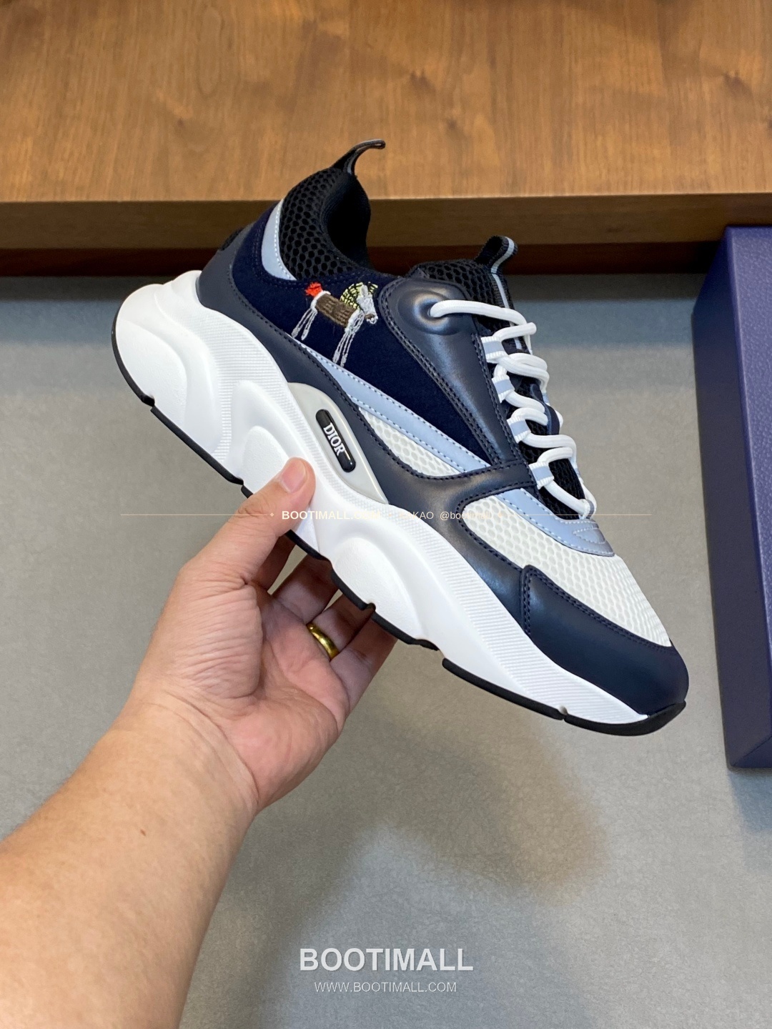 디올 스웨이드 메쉬 로고 레이스업 스니커즈 Dior Suede Mesh Logo Lace-Up Sneakers 4