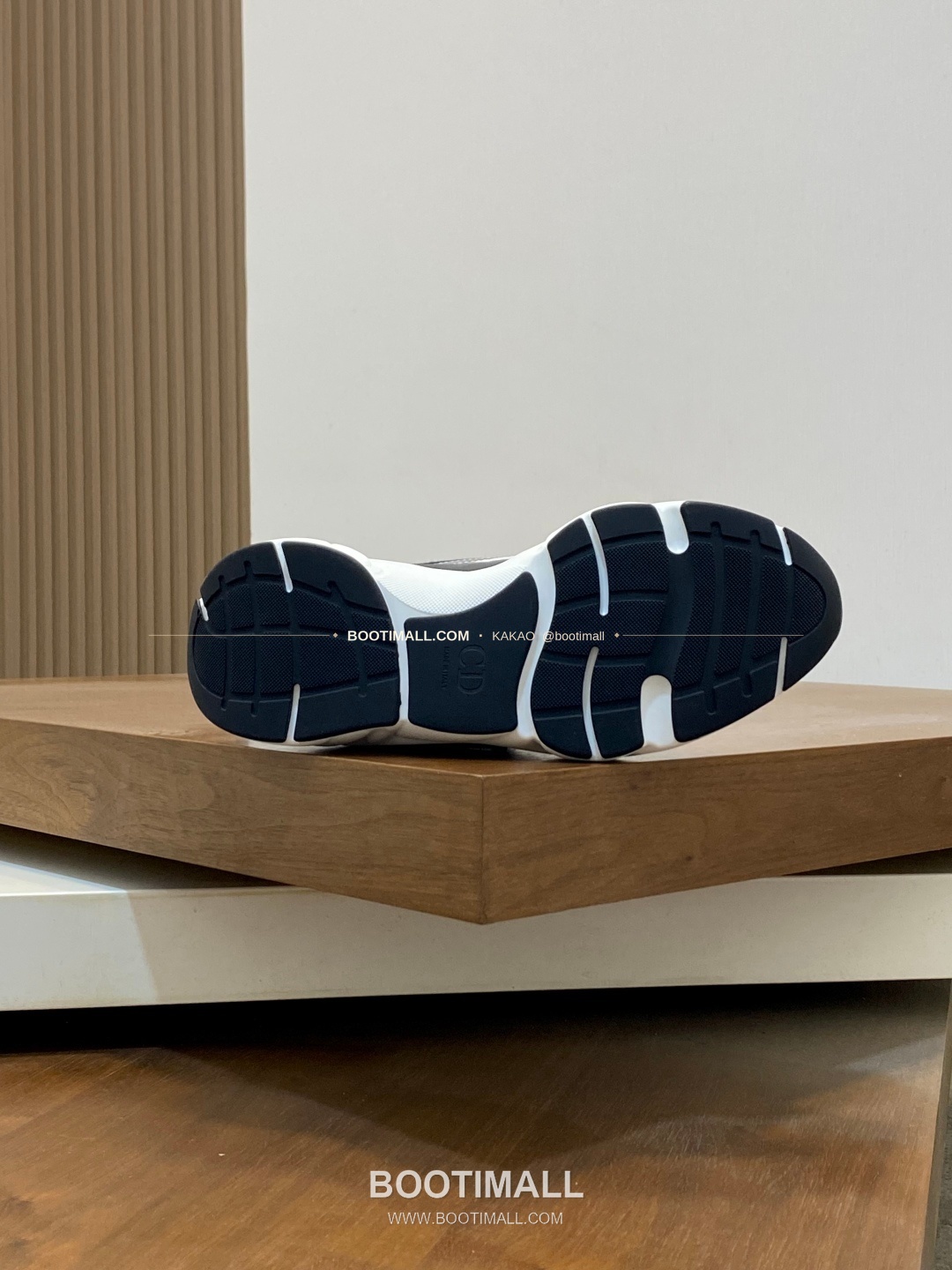 디올 스웨이드 메쉬 로고 레이스업 스니커즈 Dior Suede Mesh Logo Lace-Up Sneakers 9