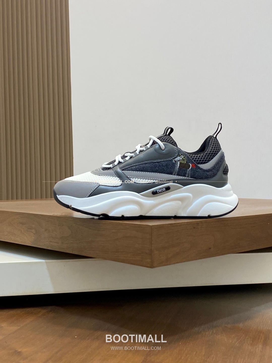 디올 스웨이드 메쉬 로고 레이스업 스니커즈 스카이블루 Dior Suede Mesh Logo Lace-Up Sneakers 2