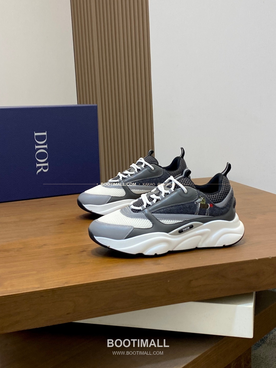 디올 스웨이드 메쉬 로고 레이스업 스니커즈 스카이블루 Dior Suede Mesh Logo Lace-Up Sneakers 3