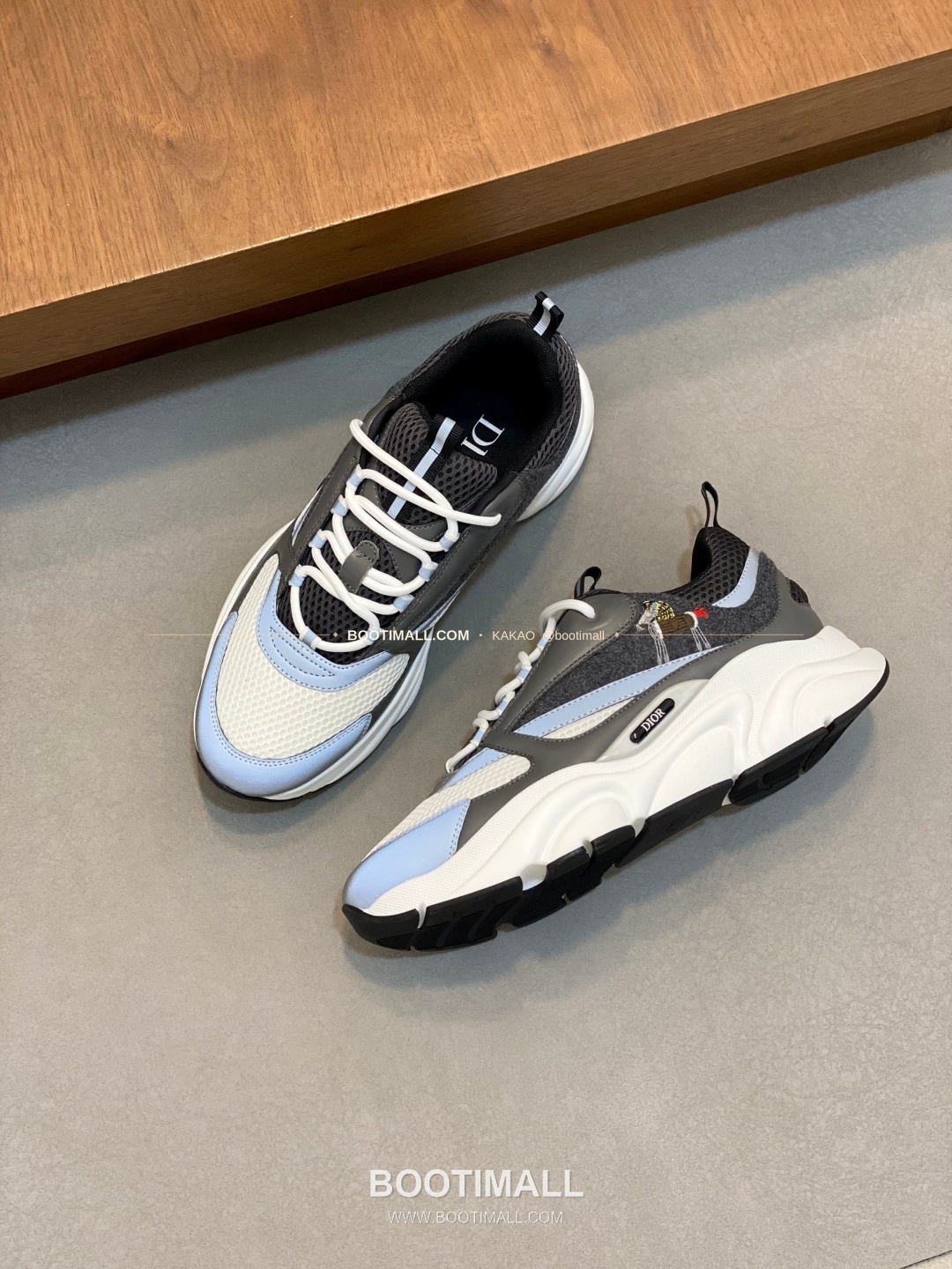 디올 스웨이드 메쉬 로고 레이스업 스니커즈 스카이블루 Dior Suede Mesh Logo Lace-Up Sneakers 5