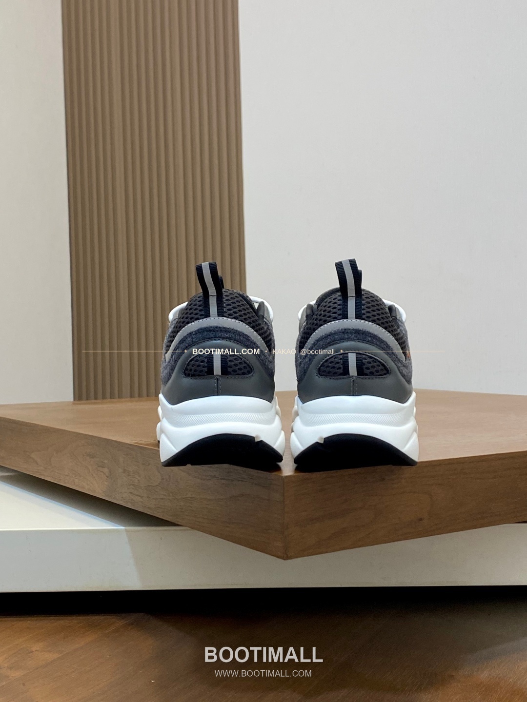 디올 스웨이드 메쉬 로고 레이스업 스니커즈 스카이블루 Dior Suede Mesh Logo Lace-Up Sneakers 8