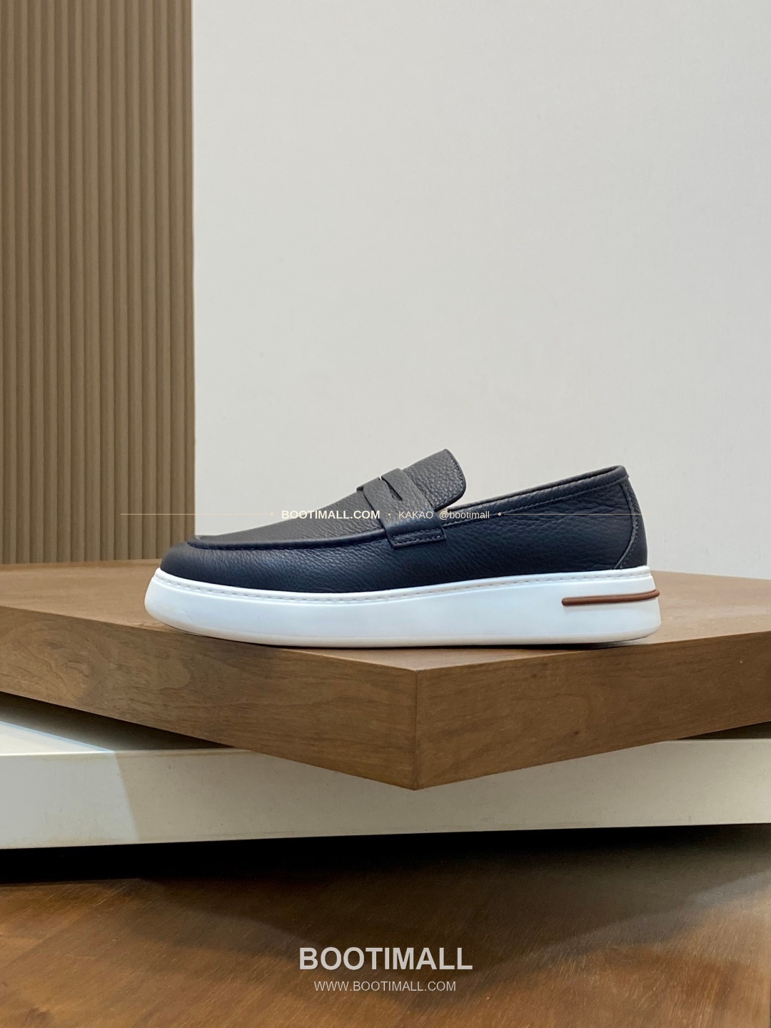 로로피아나 송아지가죽 스웨이드 믹스 로고 슬립온 네이비 Loro Piana Calfskin Suede Mix Logo Slip-On Sneakers 2