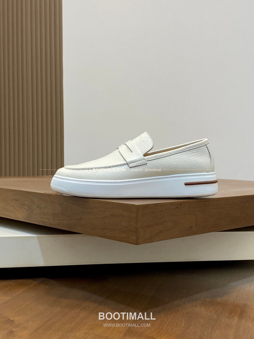 로로피아나 송아지가죽 스웨이드 믹스 로고 슬립온 화이트 Loro Piana Calfskin Suede Mix Logo Slip-On Sneakers 2