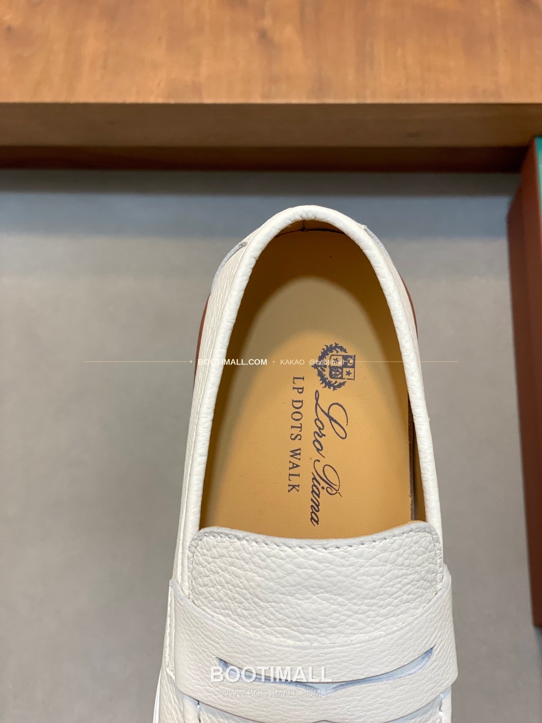 로로피아나 송아지가죽 스웨이드 믹스 로고 슬립온 화이트 Loro Piana Calfskin Suede Mix Logo Slip-On Sneakers 7