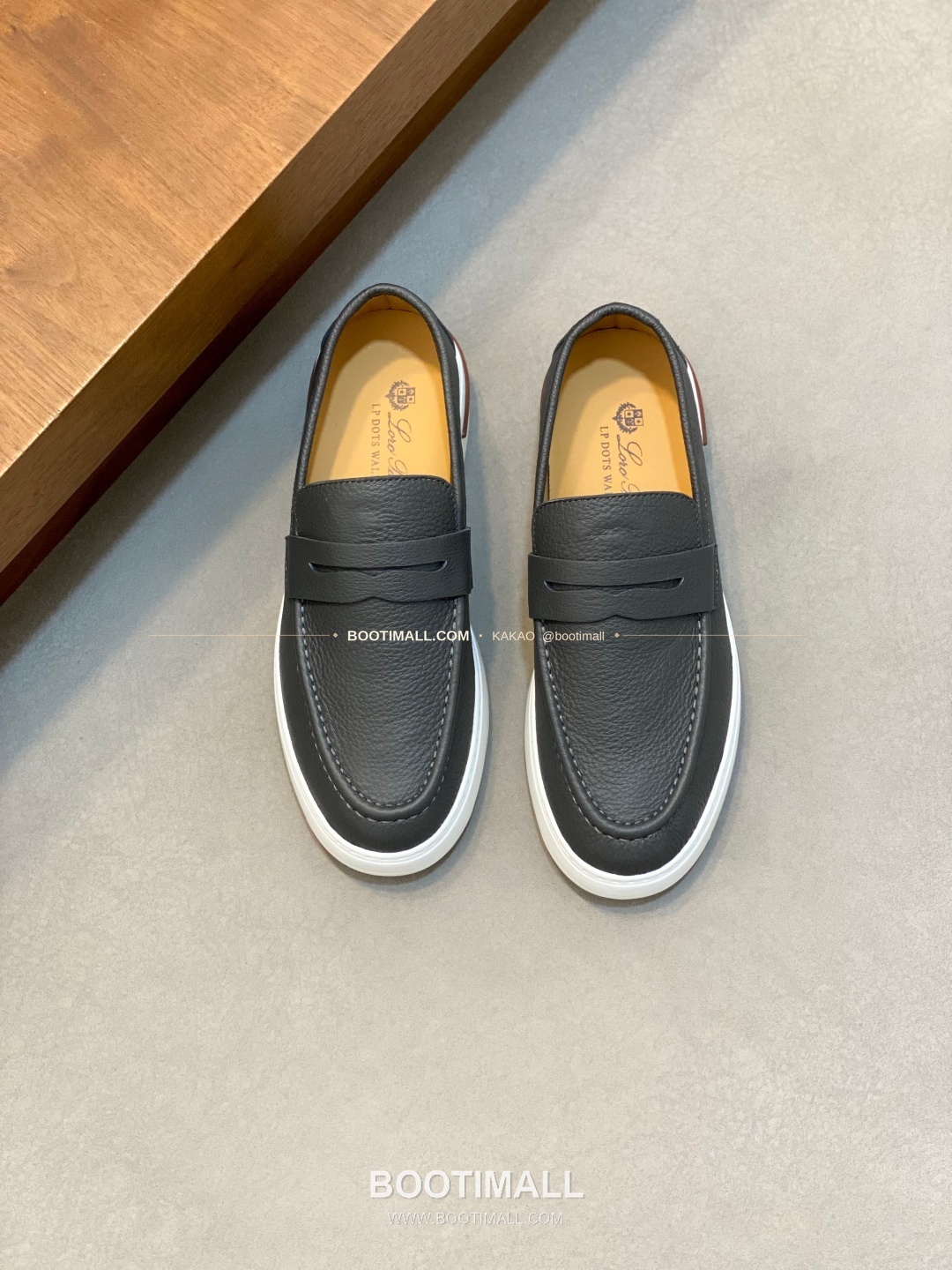 로로피아나 송아지가죽 스웨이드 믹스 로고 슬립온 그레이 Loro Piana Calfskin Suede Mix Logo Slip-On Sneakers 1