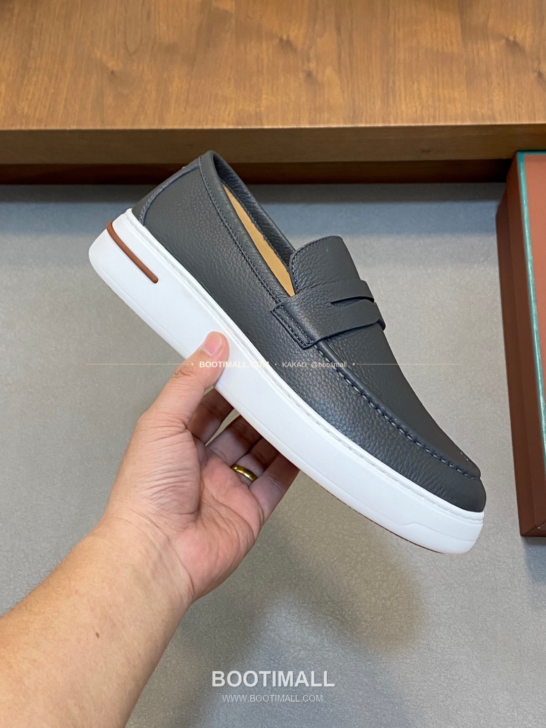 로로피아나 송아지가죽 스웨이드 믹스 로고 슬립온 그레이 Loro Piana Calfskin Suede Mix Logo Slip-On Sneakers 4