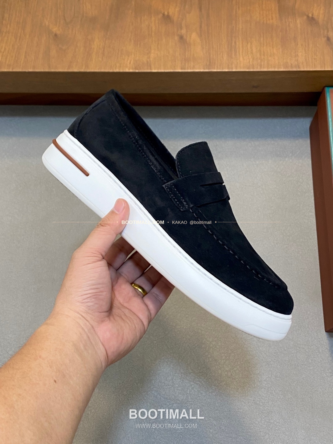 로로피아나 송아지가죽 스웨이드 믹스 로고 로퍼 블랙 Loro Piana Calfskin Suede Mix Logo Loafers 4