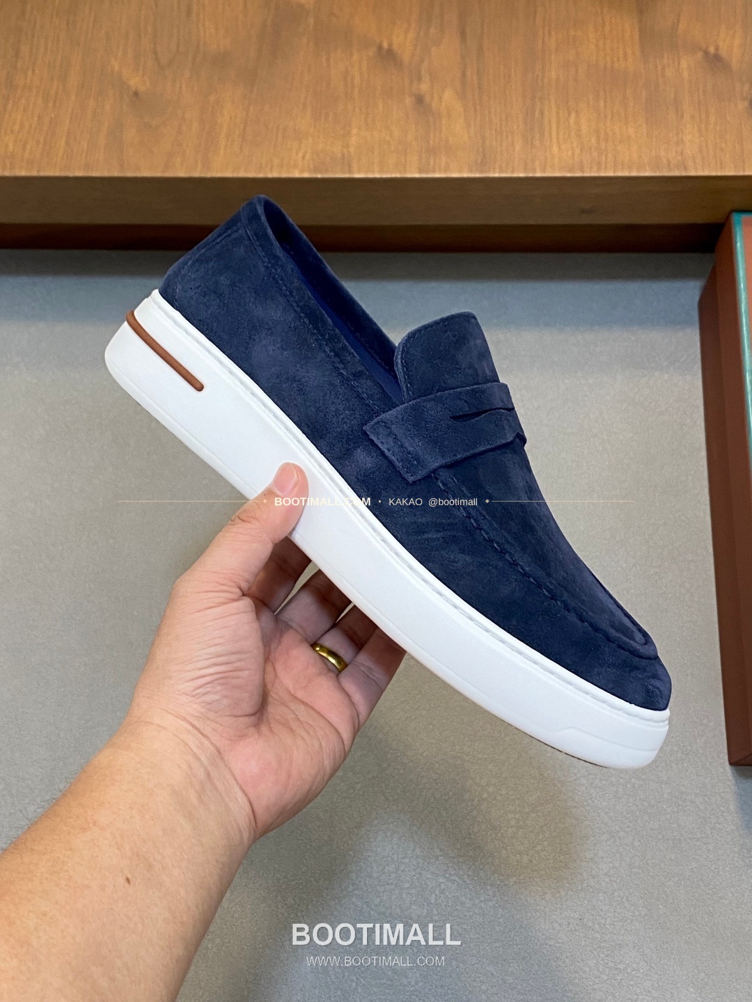 로로피아나 송아지가죽 스웨이드 믹스 로고 로퍼 네이비 Loro Piana Calfskin Suede Mix Logo Loafers 4