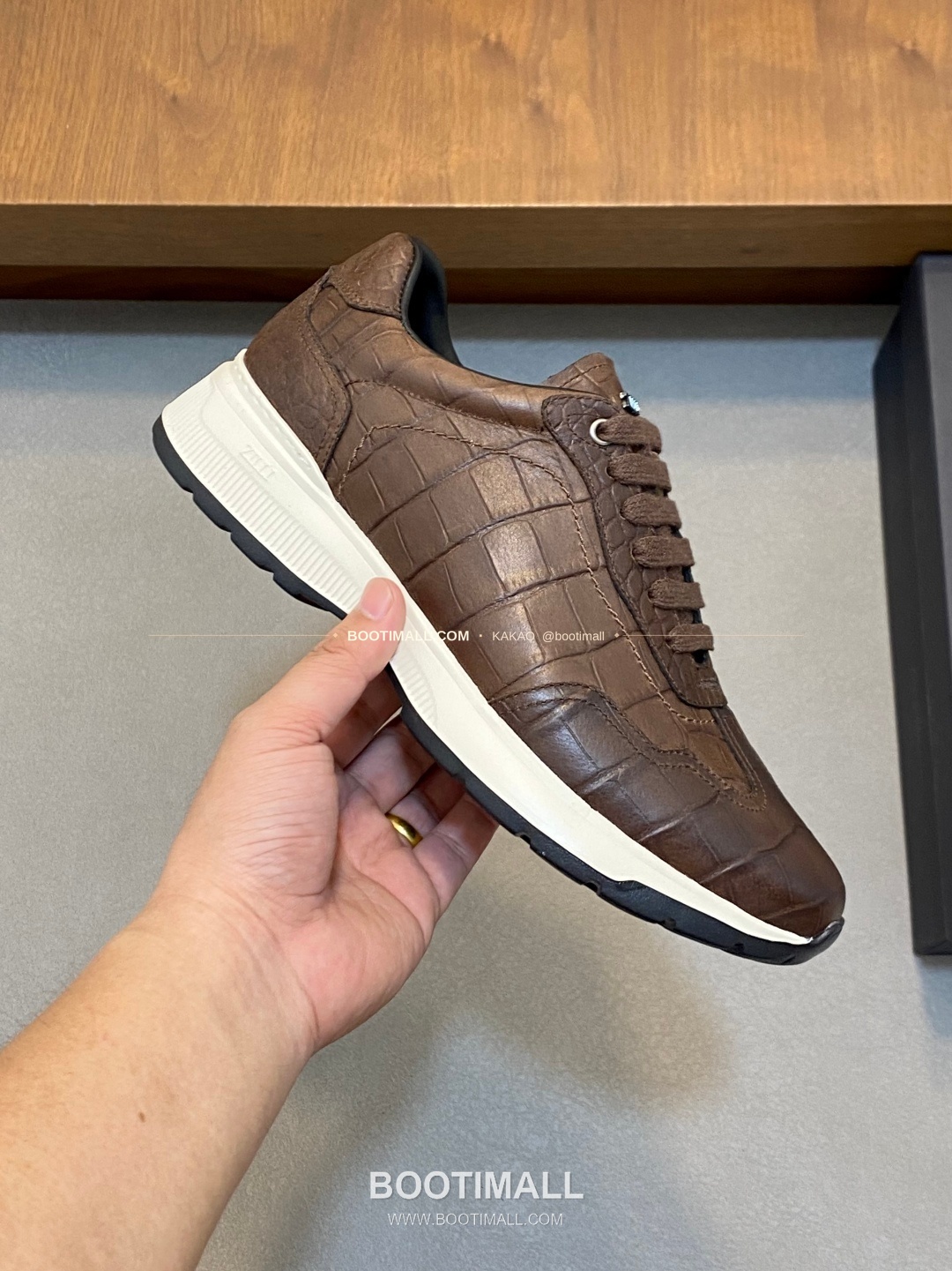 질리 그레인 송아지가죽 스티치 로고 레이스업 스니커즈 브라운 ZILLI Grained Calfskin Stitch Logo Lace-Up Sneakers 4