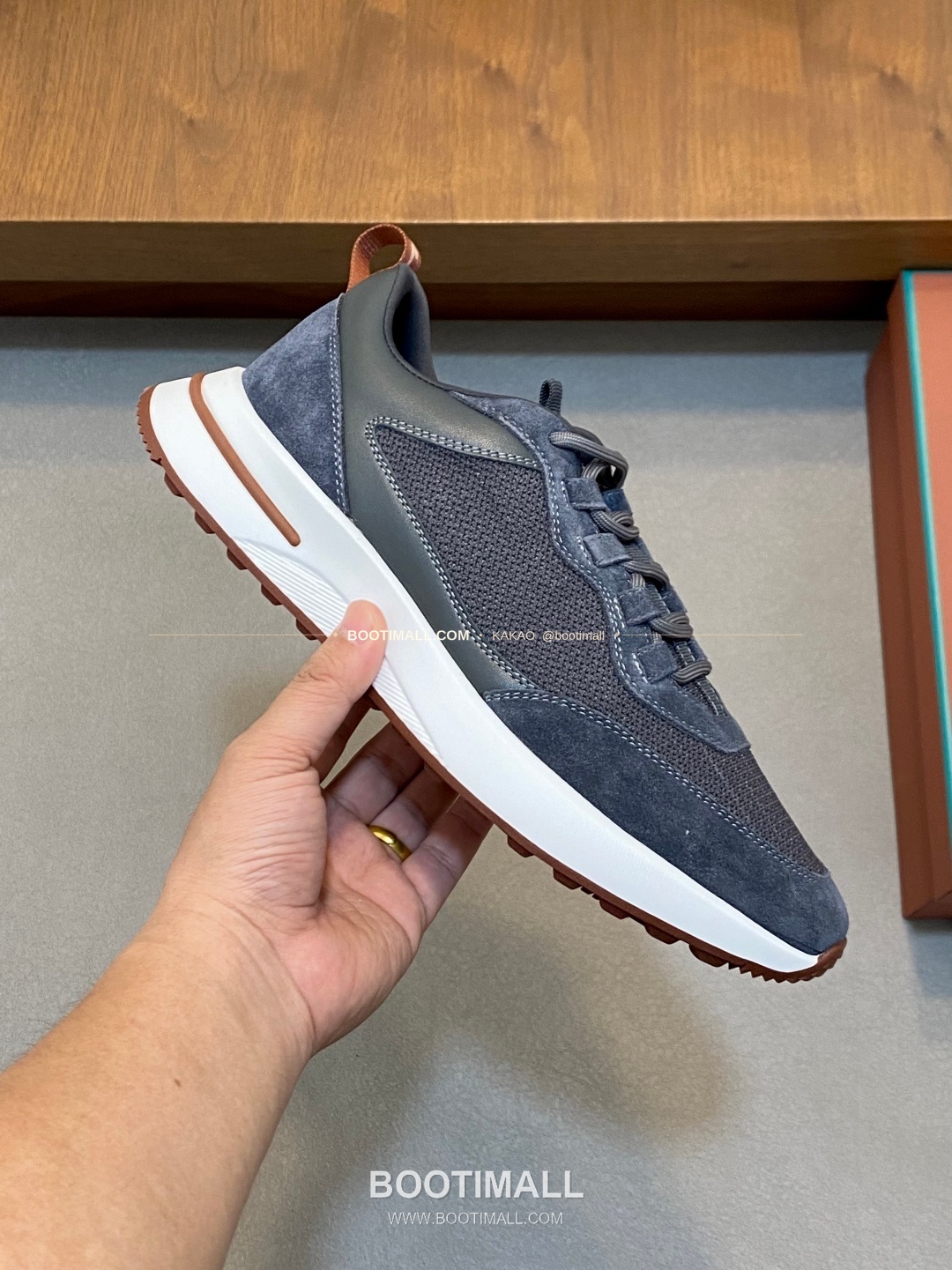 로로피아나 캐시미어 플라이니트 메쉬 레더 로고 레이스업 스니커즈 그레이 Loro Piana Cashmere Flyknit Mesh Leather Logo Lace-Up Sneakers 4