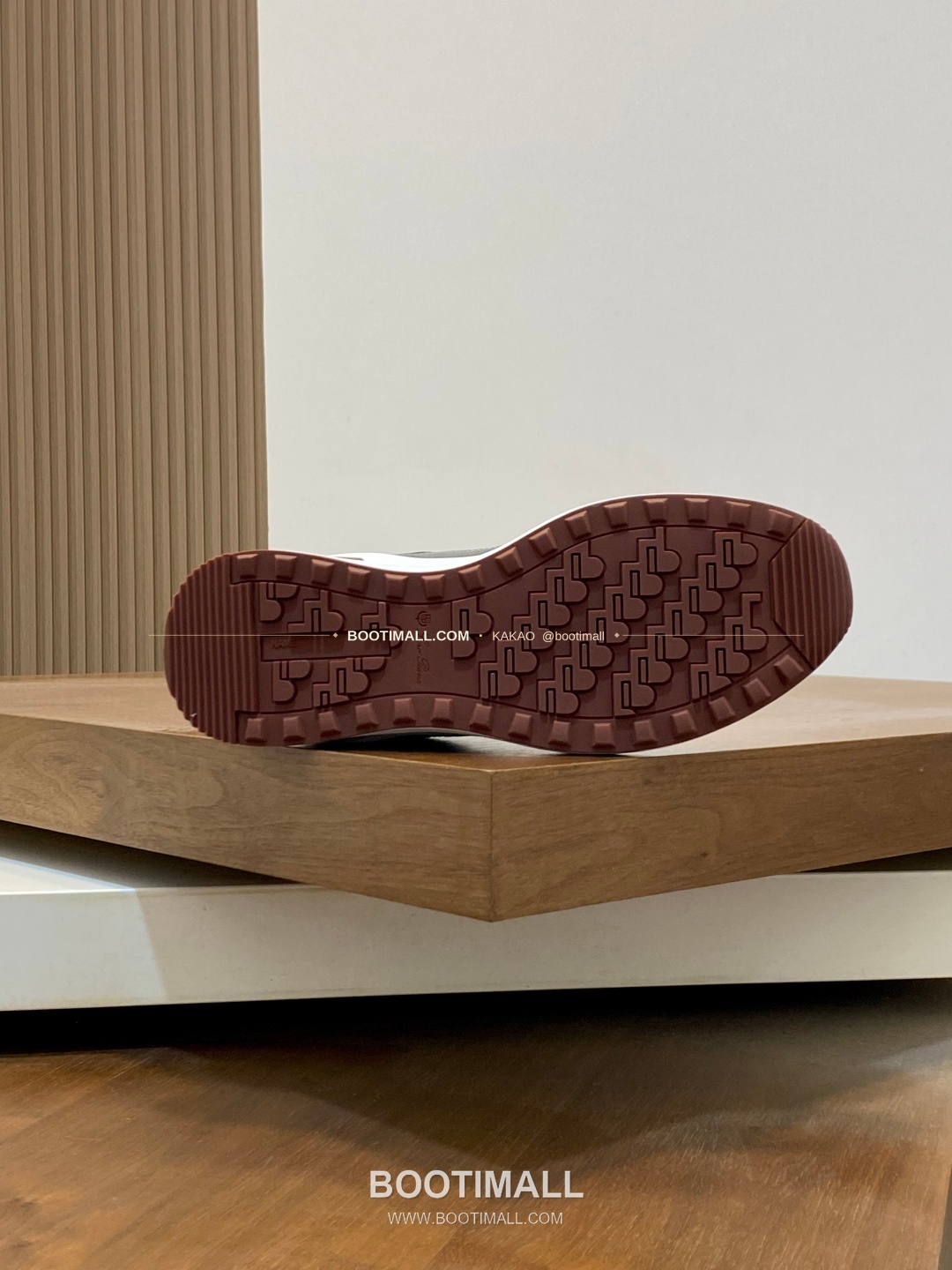 로로피아나 캐시미어 플라이니트 메쉬 레더 로고 레이스업 스니커즈 그레이 Loro Piana Cashmere Flyknit Mesh Leather Logo Lace-Up Sneakers 9