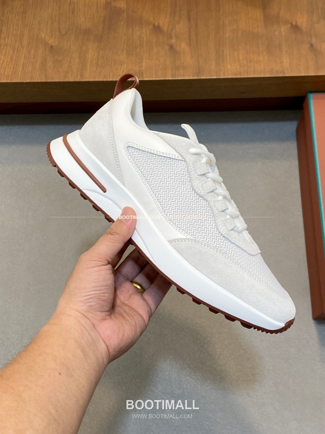 로로피아나 캐시미어 플라이니트 메쉬 레더 로고 레이스업 스니커즈 화이트 Loro Piana Cashmere Flyknit Mesh Leather Logo Lace-Up Sneakers 4