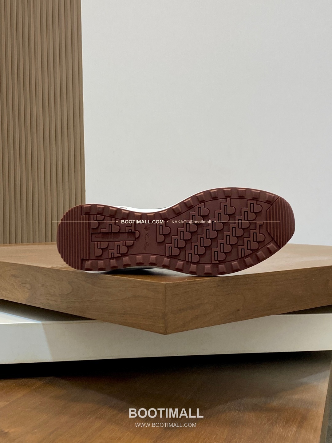 로로피아나 캐시미어 플라이니트 메쉬 로고 레이스업 스니커즈 Loro Piana Cashmere Flyknit Mesh Logo Lace-Up Sneakers 9