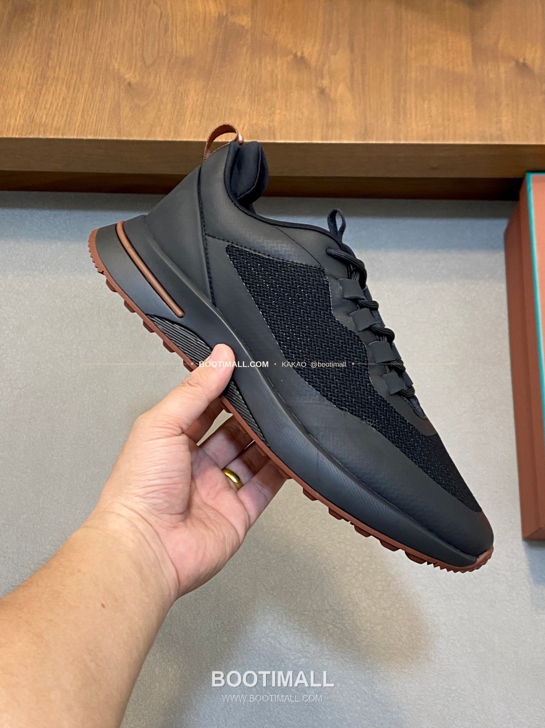 로로피아나 캐시미어 플라이니트 메쉬 로고 레이스업 스니커즈 블랙 Loro Piana Cashmere Flyknit Mesh Logo Lace-Up Sneakers 4