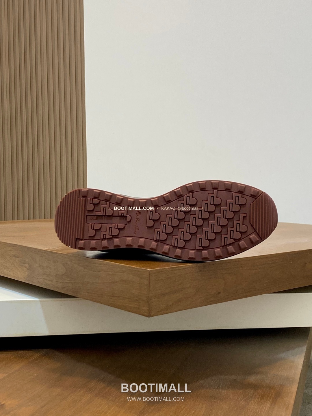 로로피아나 캐시미어 플라이니트 메쉬 로고 레이스업 스니커즈 블랙 Loro Piana Cashmere Flyknit Mesh Logo Lace-Up Sneakers 9