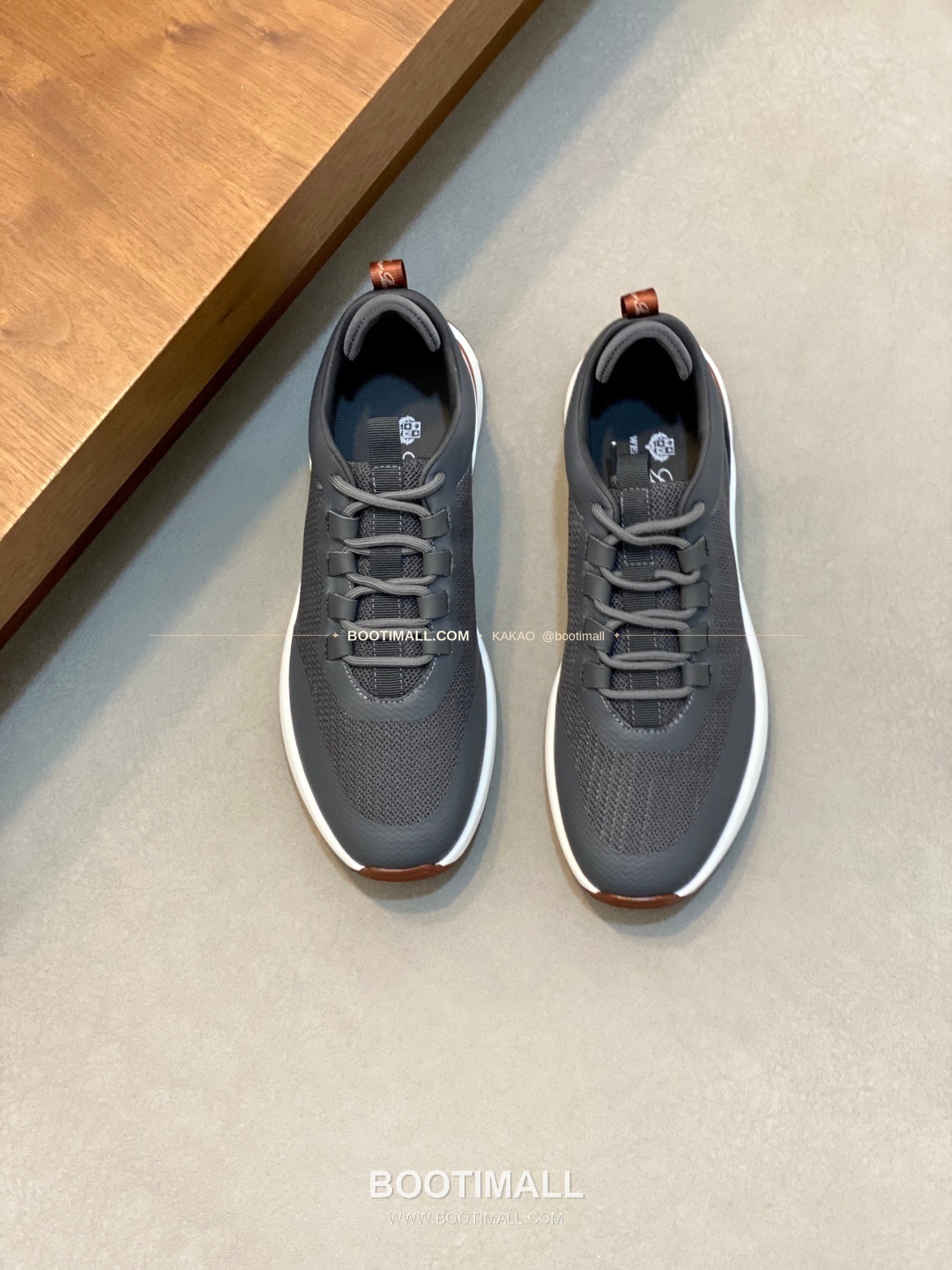 로로피아나 캐시미어 플라이니트 메쉬 로고 레이스업 스니커즈 그레이 Loro Piana Cashmere Flyknit Mesh Logo Lace-Up Sneakers 1