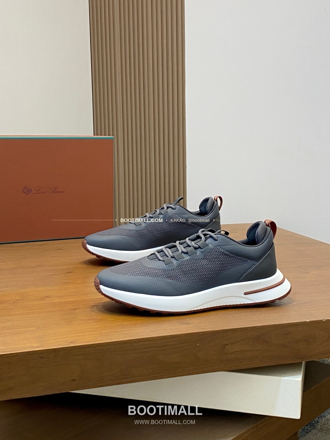 로로피아나 캐시미어 플라이니트 메쉬 로고 레이스업 스니커즈 그레이 Loro Piana Cashmere Flyknit Mesh Logo Lace-Up Sneakers 3