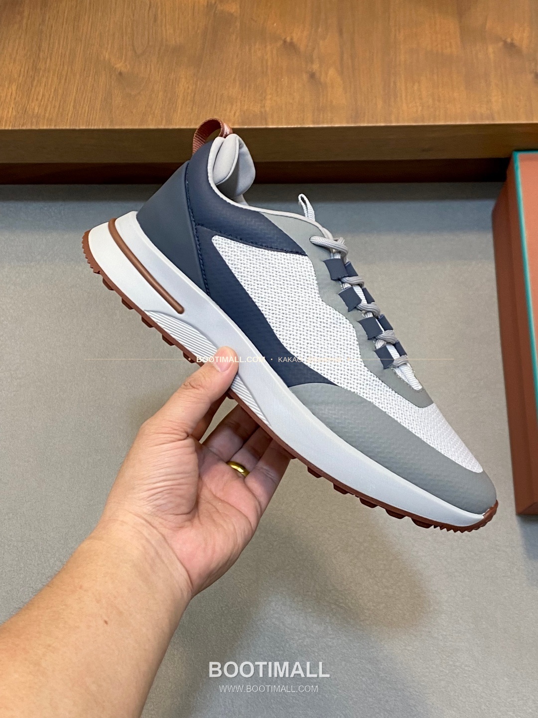 로로피아나 캐시미어 플라이니트 메쉬 로고 레이스업 스니커즈 Loro Piana Cashmere Flyknit Mesh Logo Lace-Up Sneakers 4