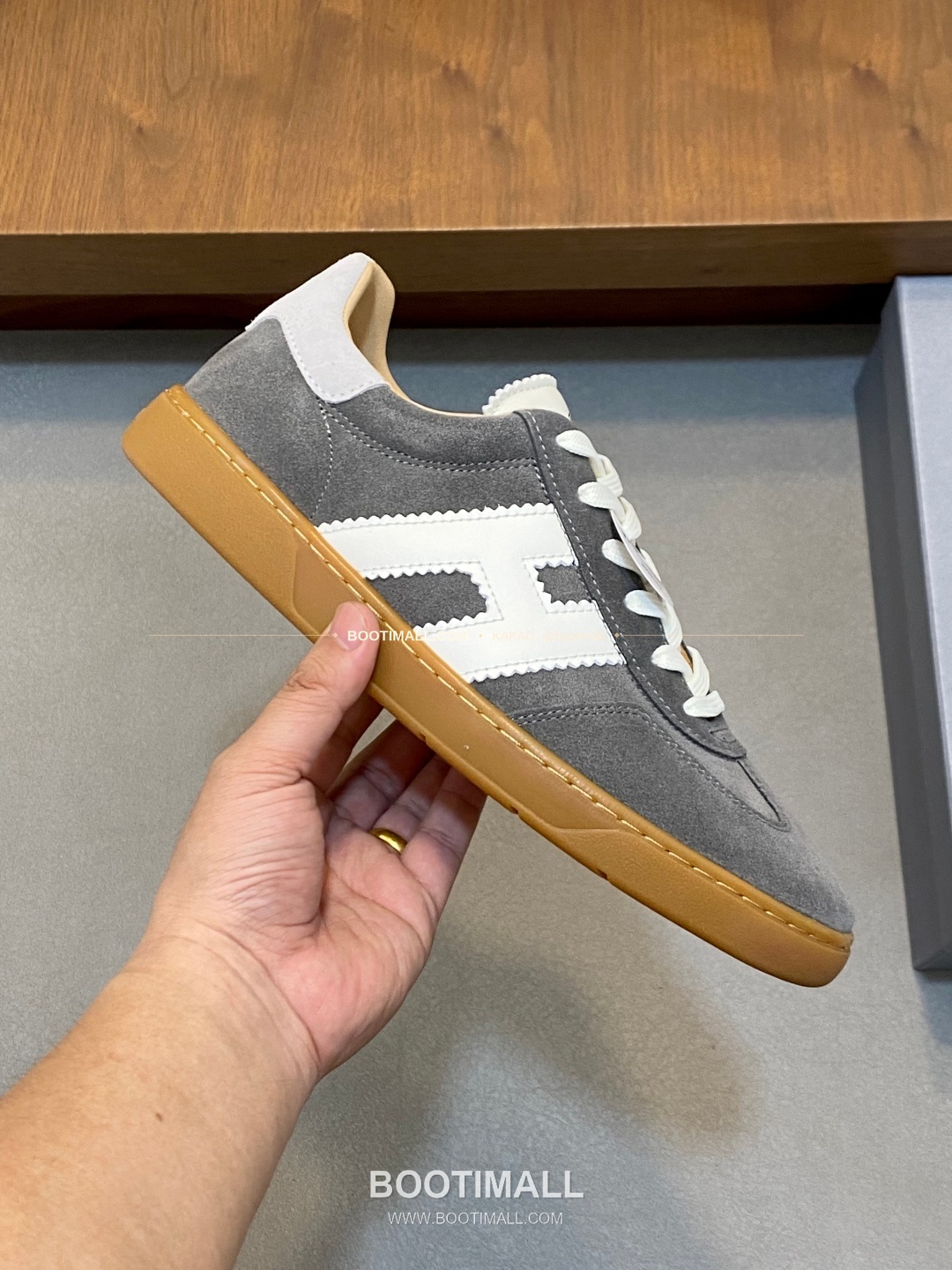 호간 H패치 송아지가죽 믹스 로고 레이스업 스니커즈 그레이 Hogan H Patch Calfskin Mix Logo Lace-Up Sneakers 4