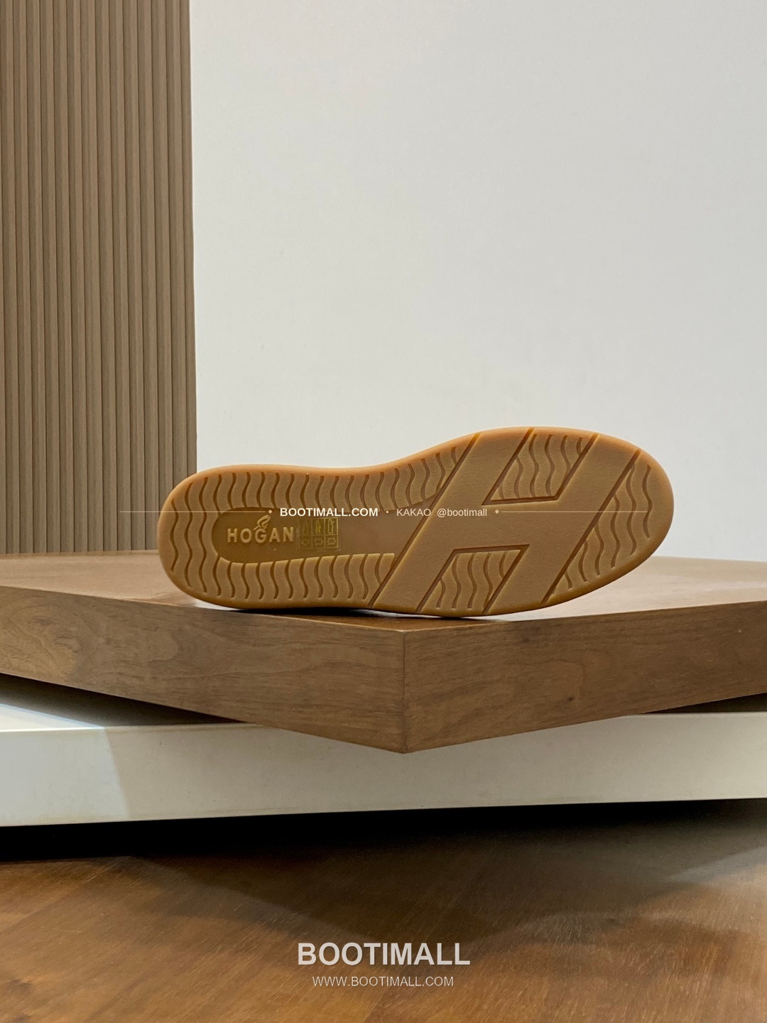 호간 H패치 송아지가죽 믹스 로고 레이스업 스니커즈 화이트 Hogan H Patch Calfskin Mix Logo Lace-Up Sneakers 9