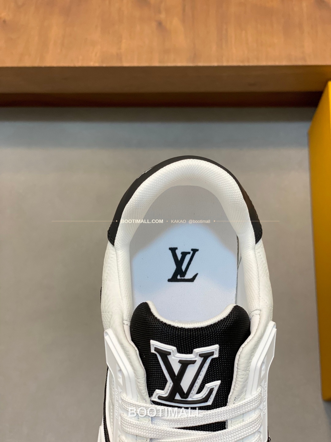 루이비통 트레이너 그레인가죽 로고 레이스업 스니커즈 Louis Vuitton Trainer Grained Calfskin Logo Lace-Up Sneakers 7
