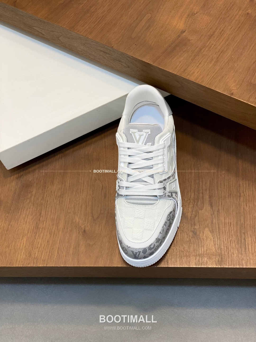 루이비통 트레이너 그레인가죽 로고 레이스업 스니커즈 Louis Vuitton Trainer Grained Calfskin Logo Lace-Up Sneakers 6